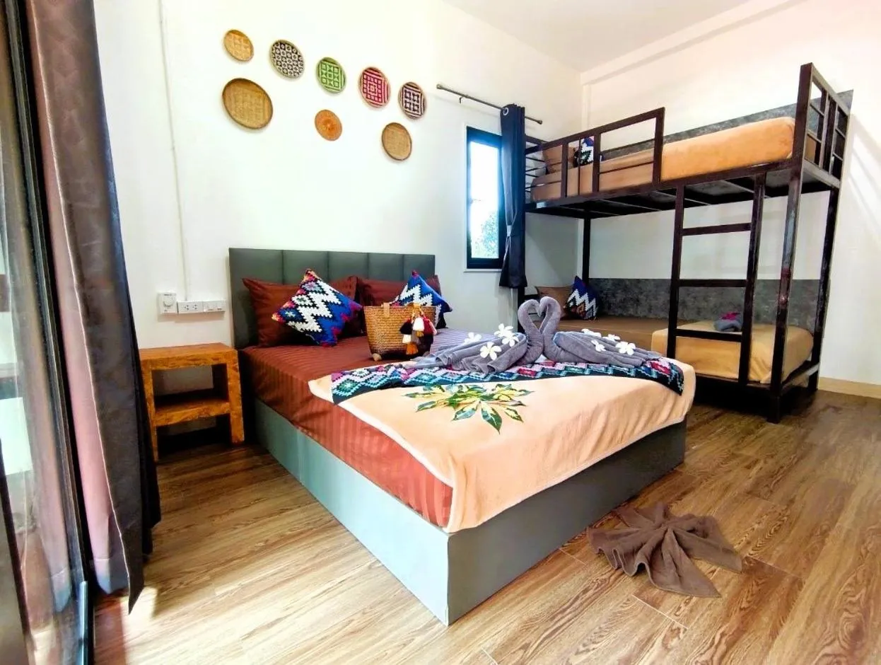 Bedroom, Bed in O k Chawkoh Bungalow