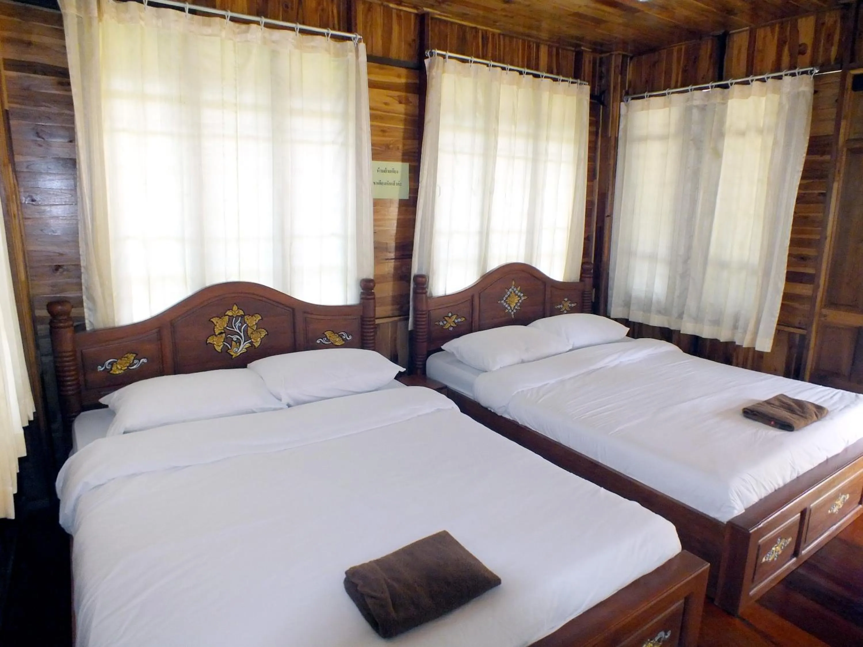 Property building, Bed in Khao Kho Lucky Hill Resort