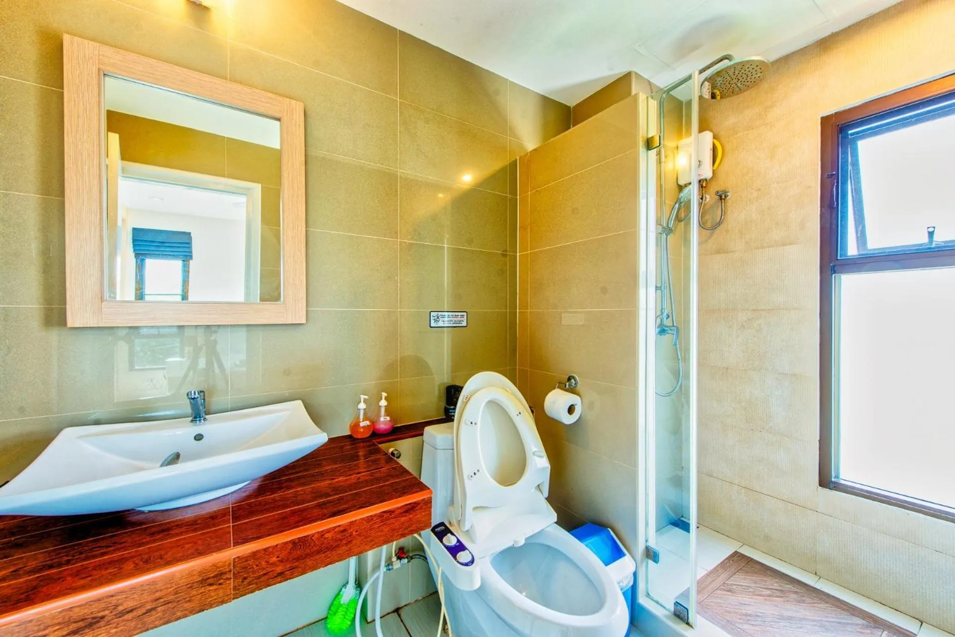 Shower in Tree Boutique Resort