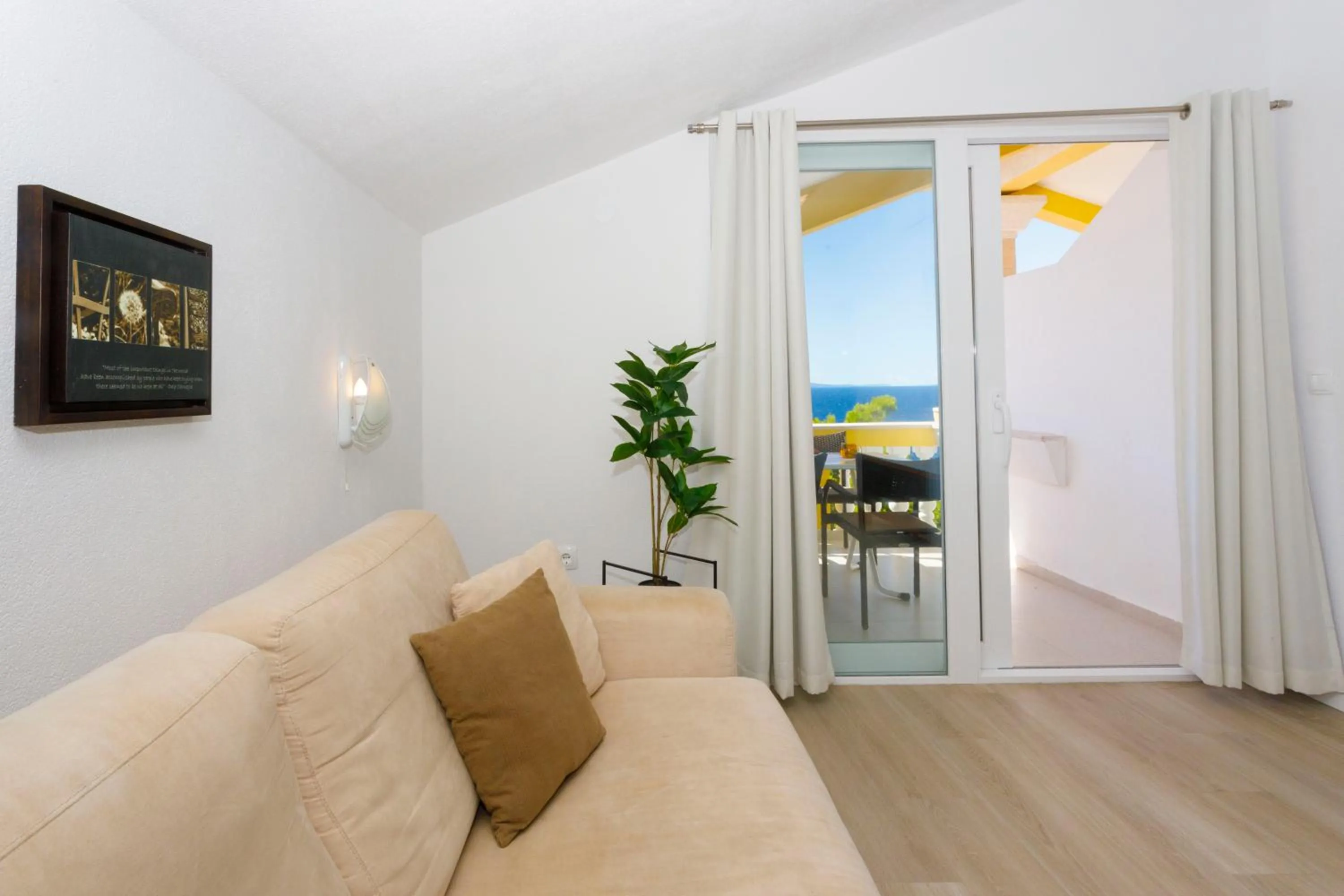 Apartments Beach Side Brela