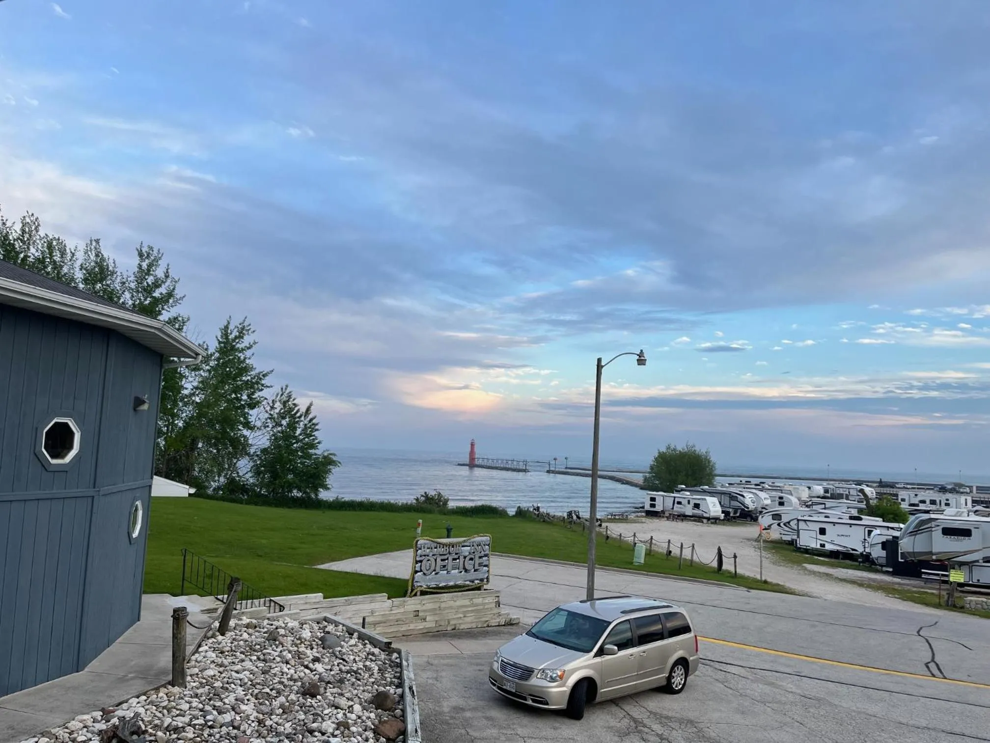 Day in Harbor Inn Algoma