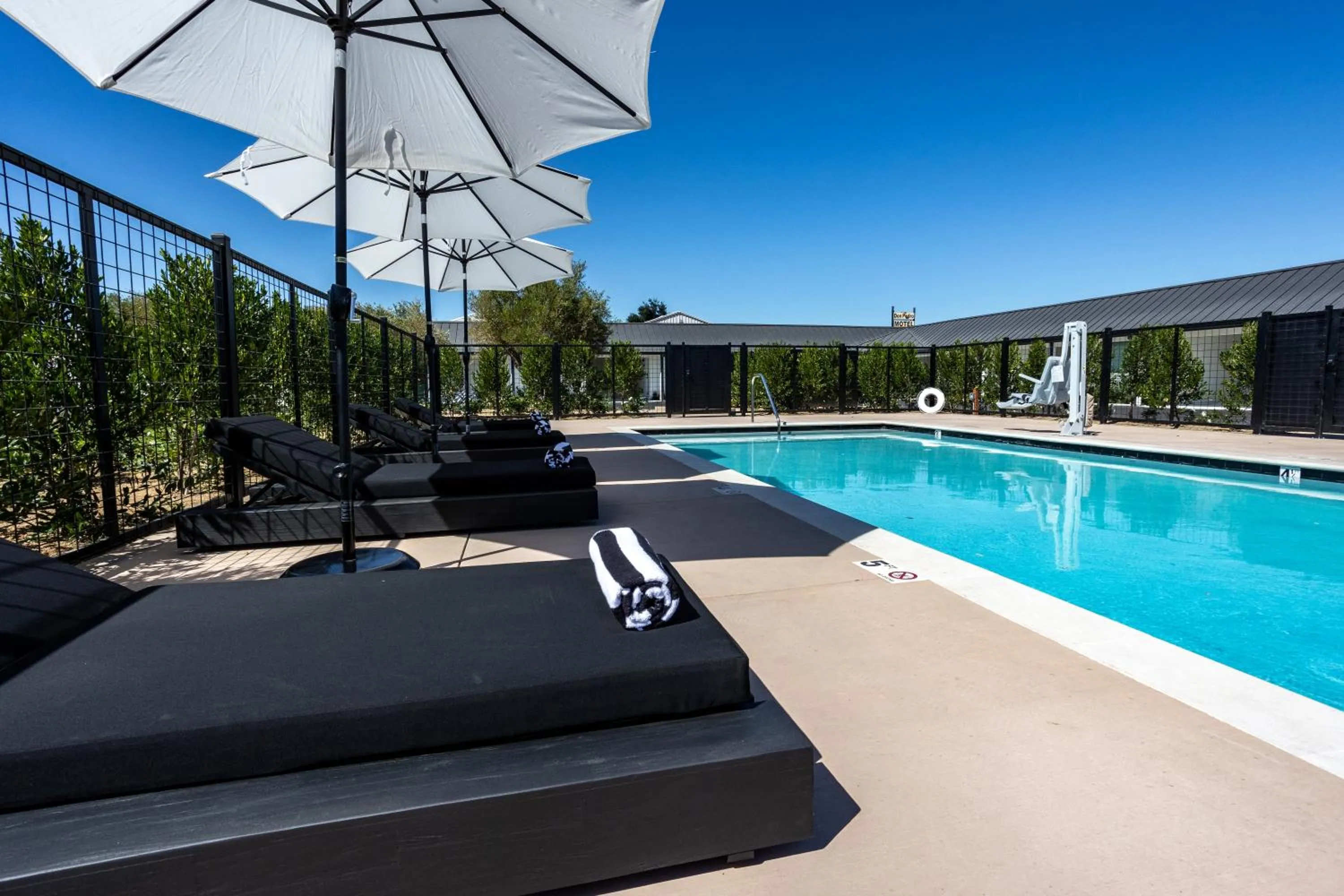 Swimming pool in Hotel Bayit
