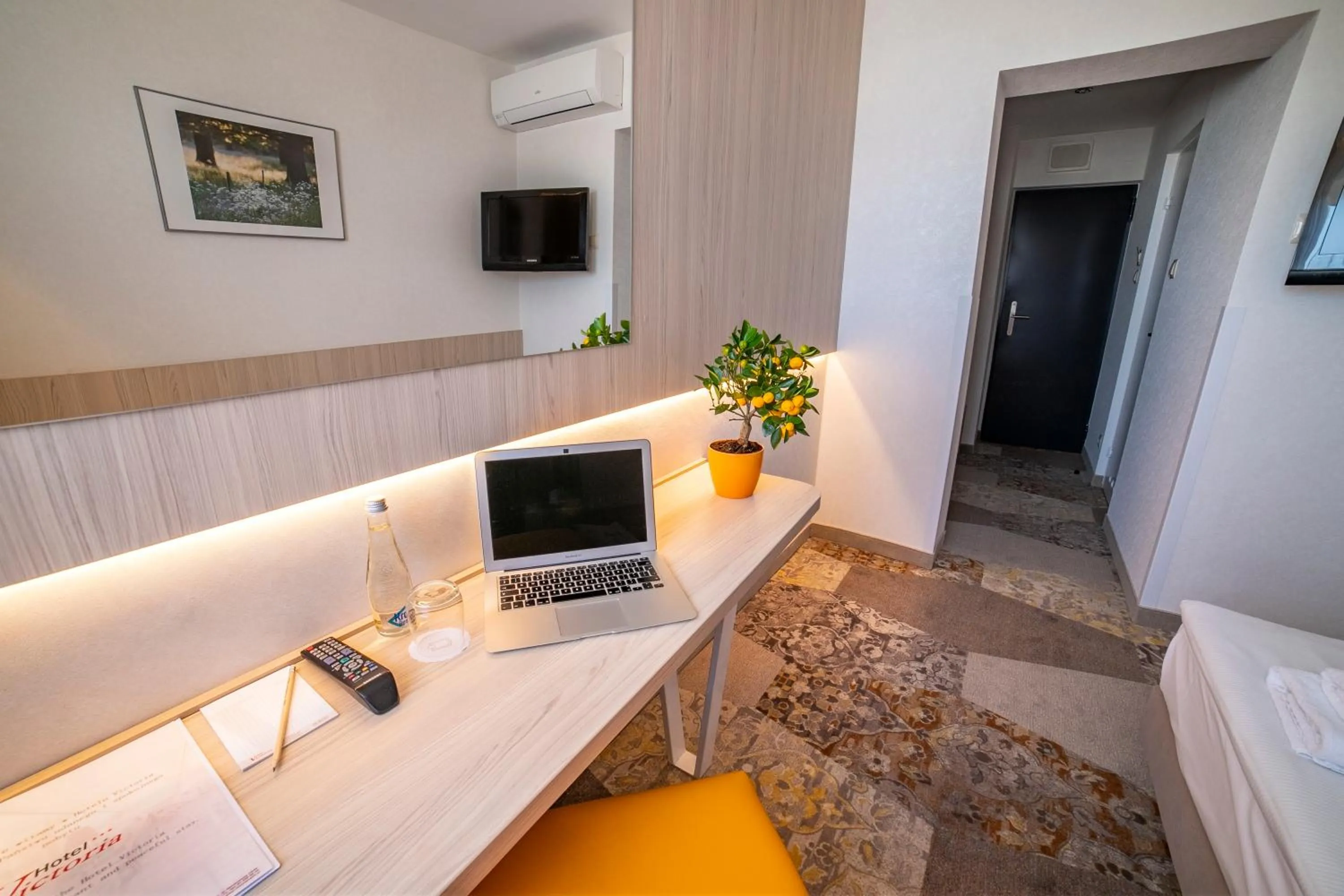 Photo of the whole room in Hotel Victoria