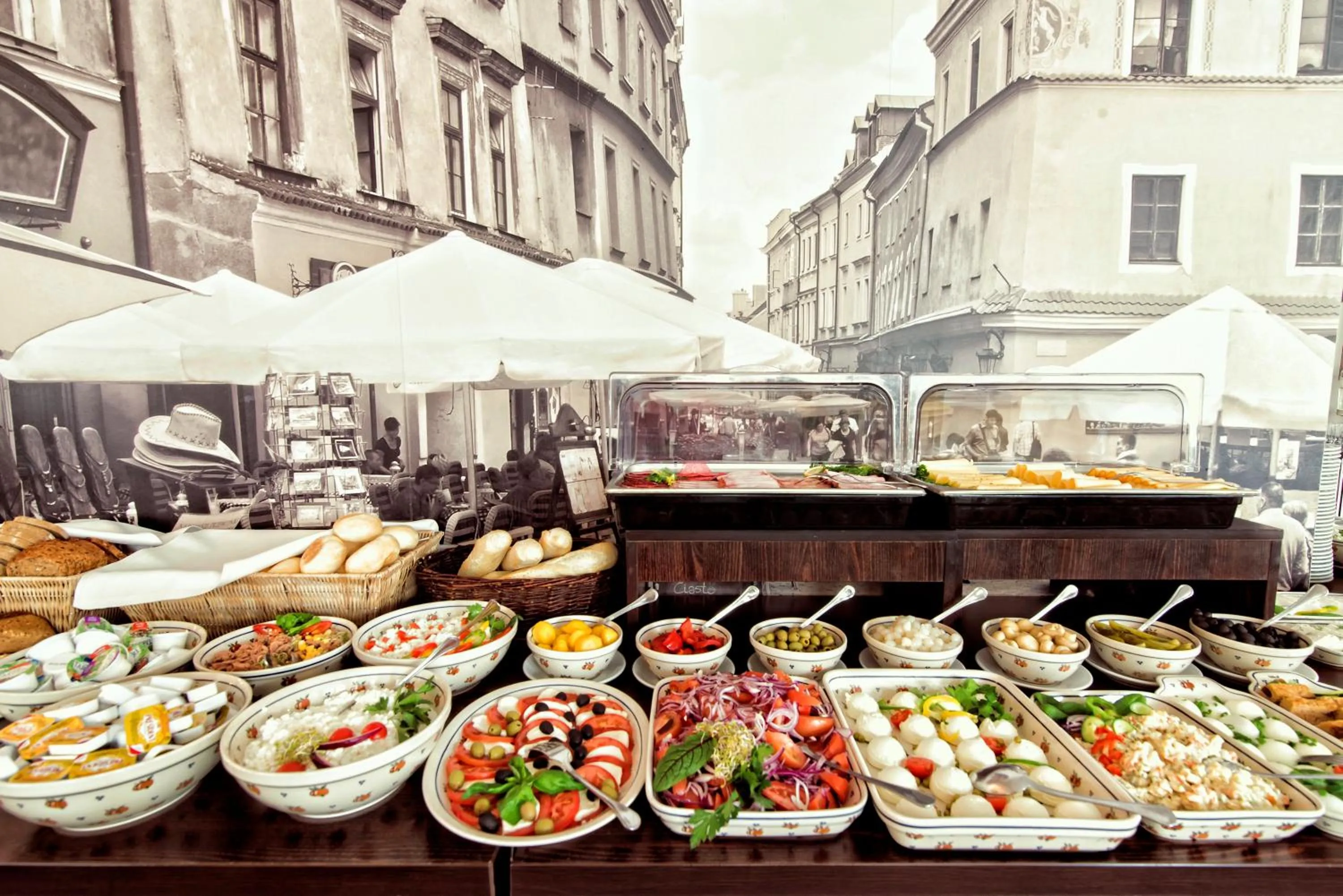 Food and drinks in Hotel Victoria