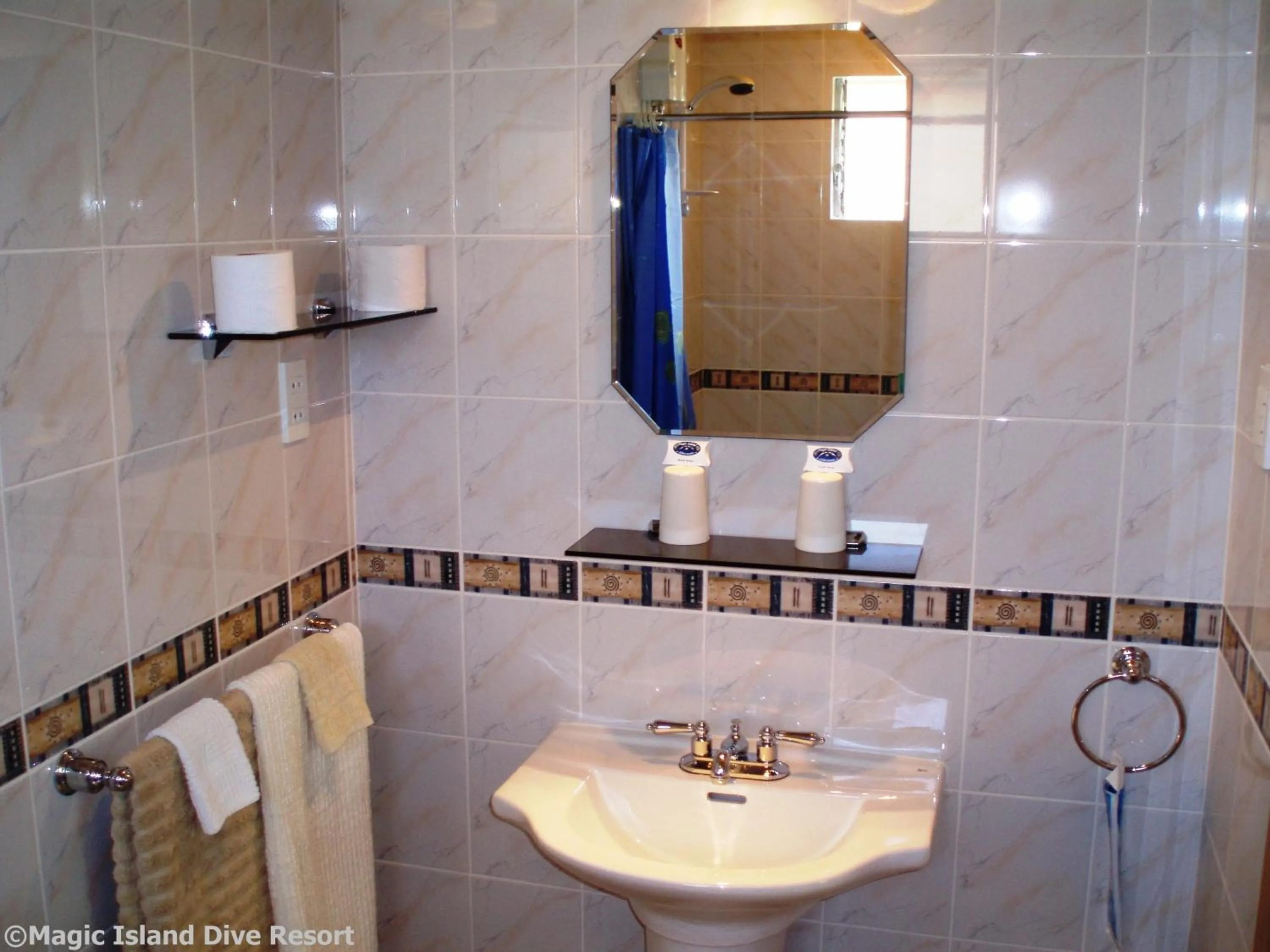 Bathroom in Magic Island Dive Resort