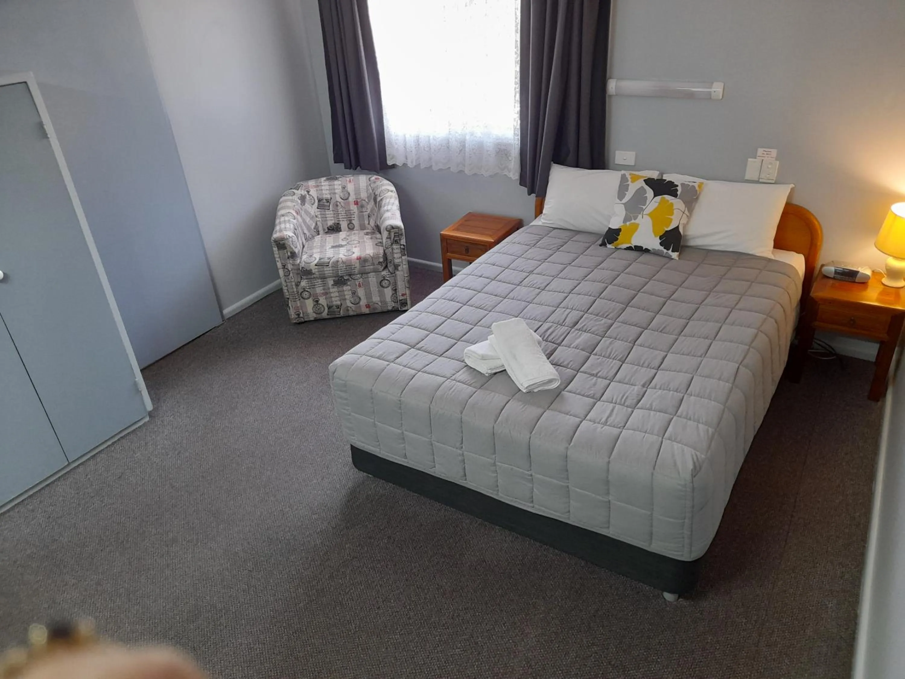 Bed in Civic Motel Grafton