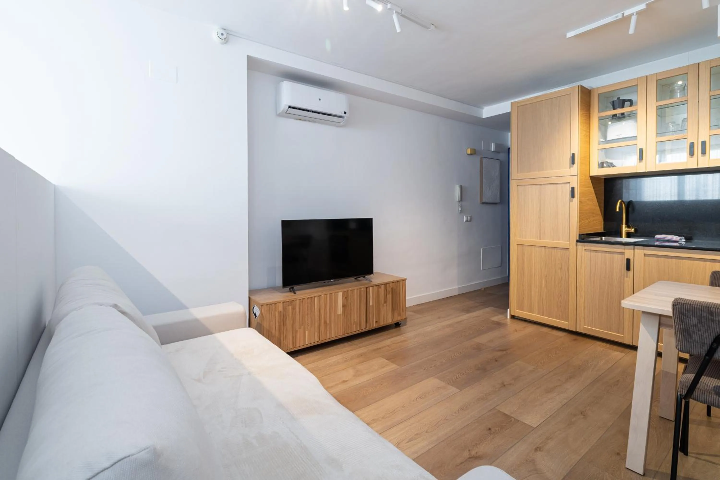 Kitchen or kitchenette in Holidays2Malaga Studios Juan de Mena