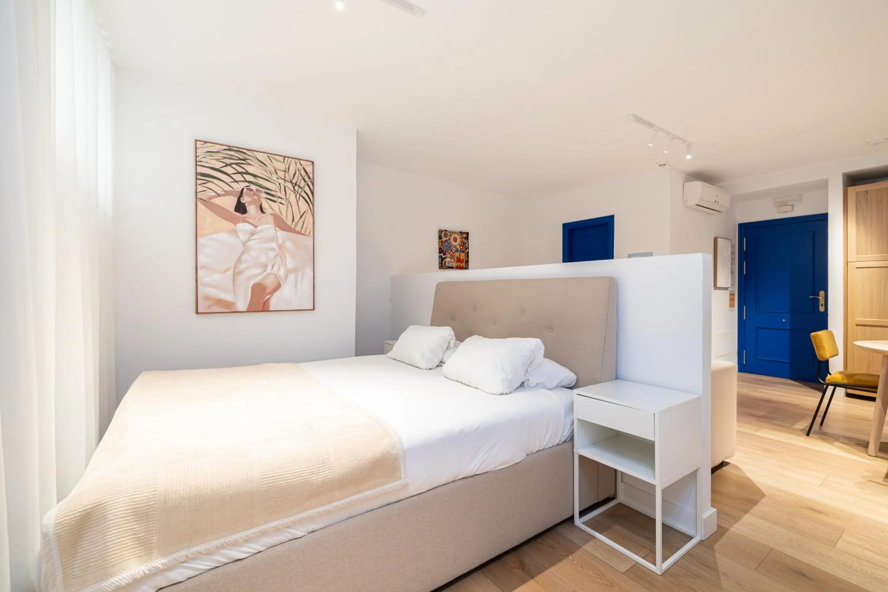 Photo of the whole room, Bed in Holidays2Malaga Studios Juan de Mena