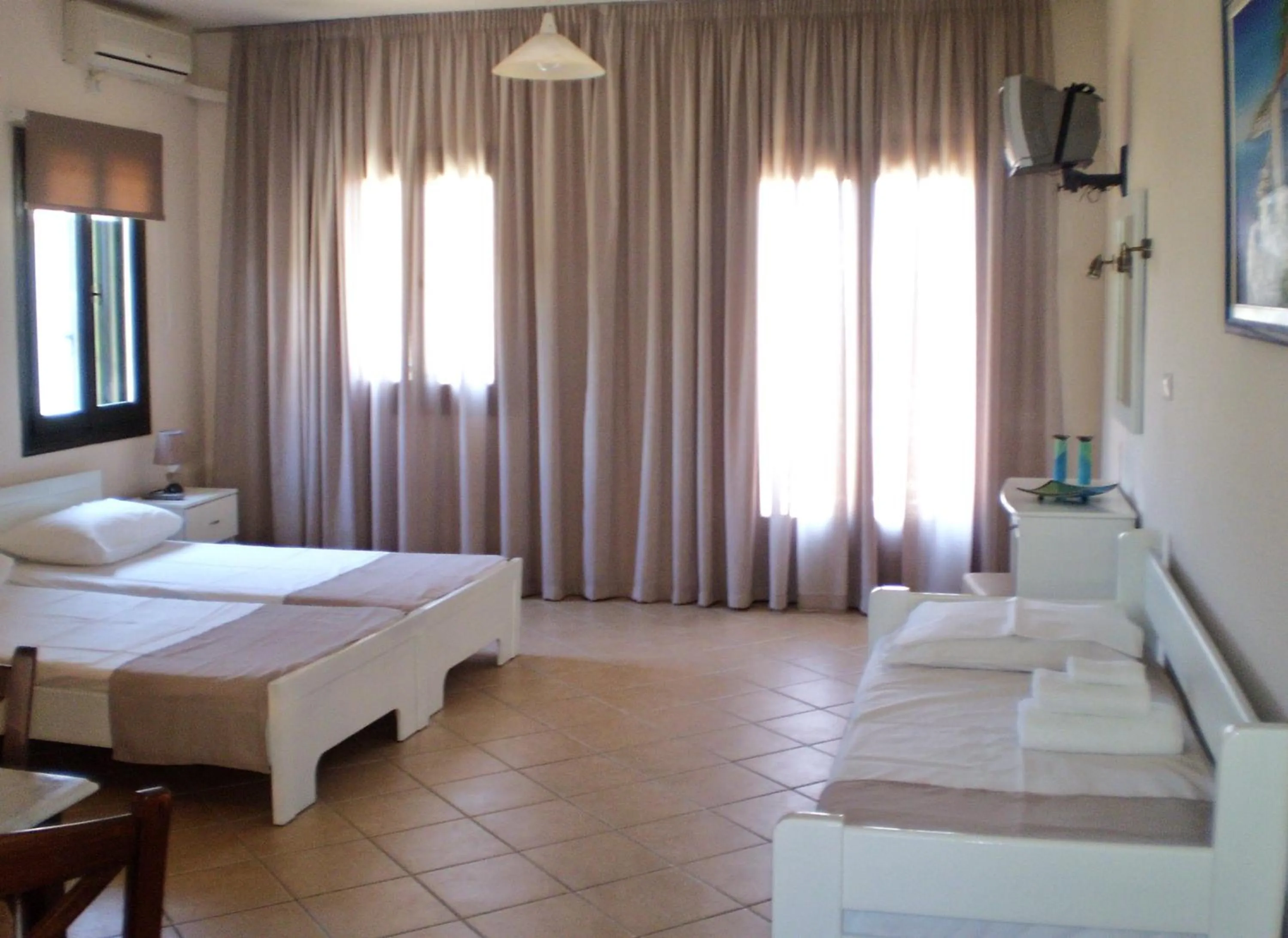 Photo of the whole room, Bed in So Nice Hotel