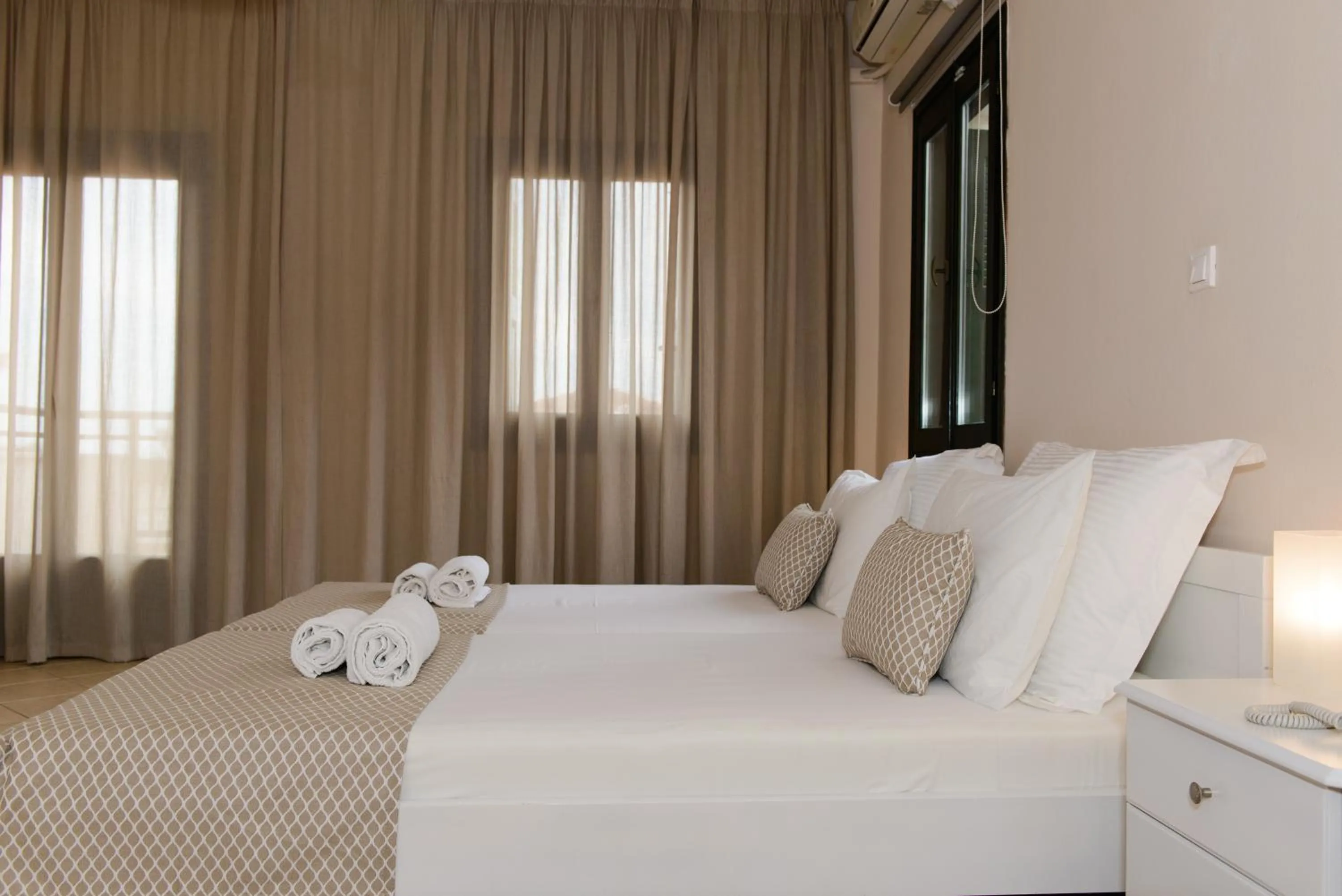 Bed in So Nice Hotel