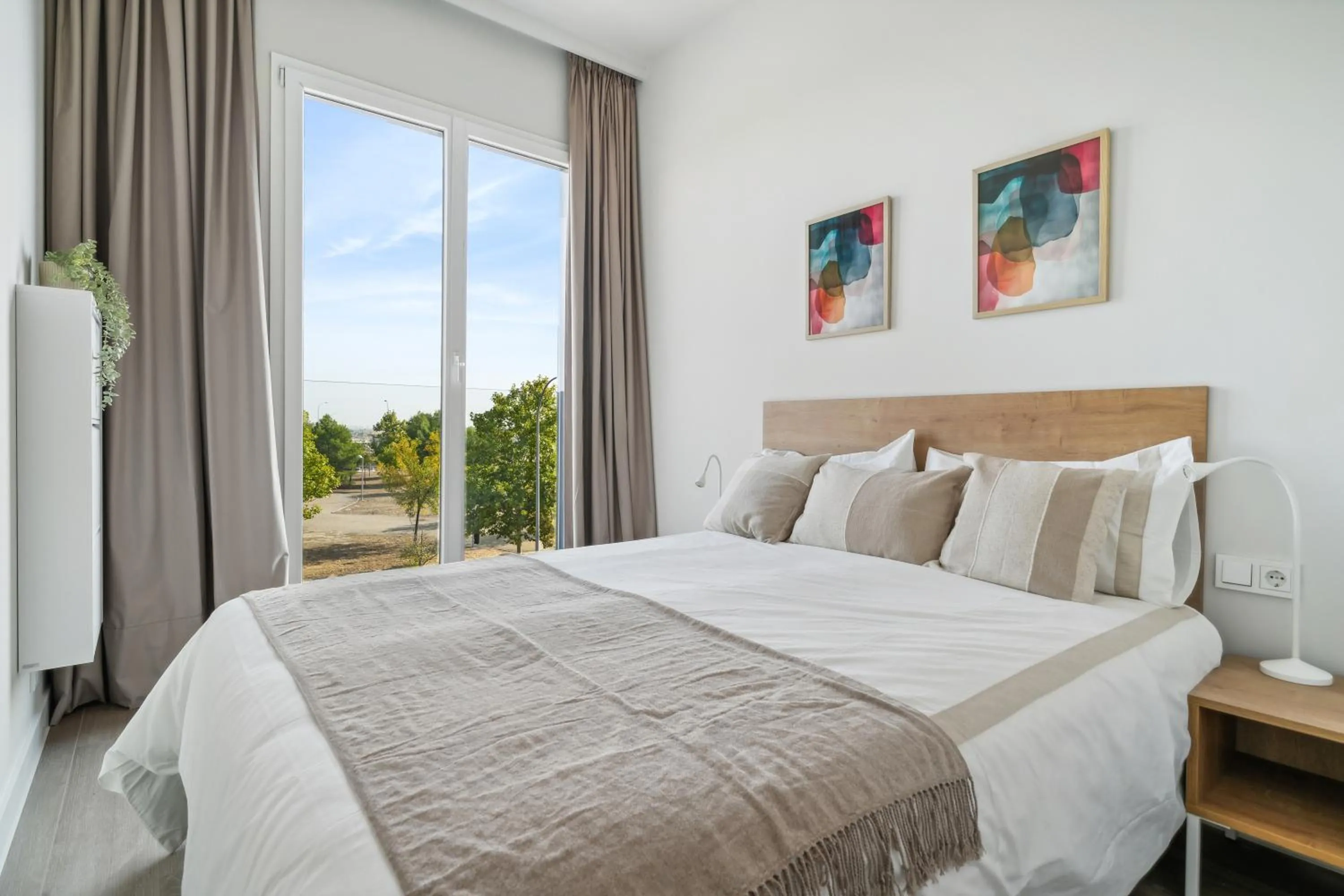 Bed in Truliving Vallecas by Habyt