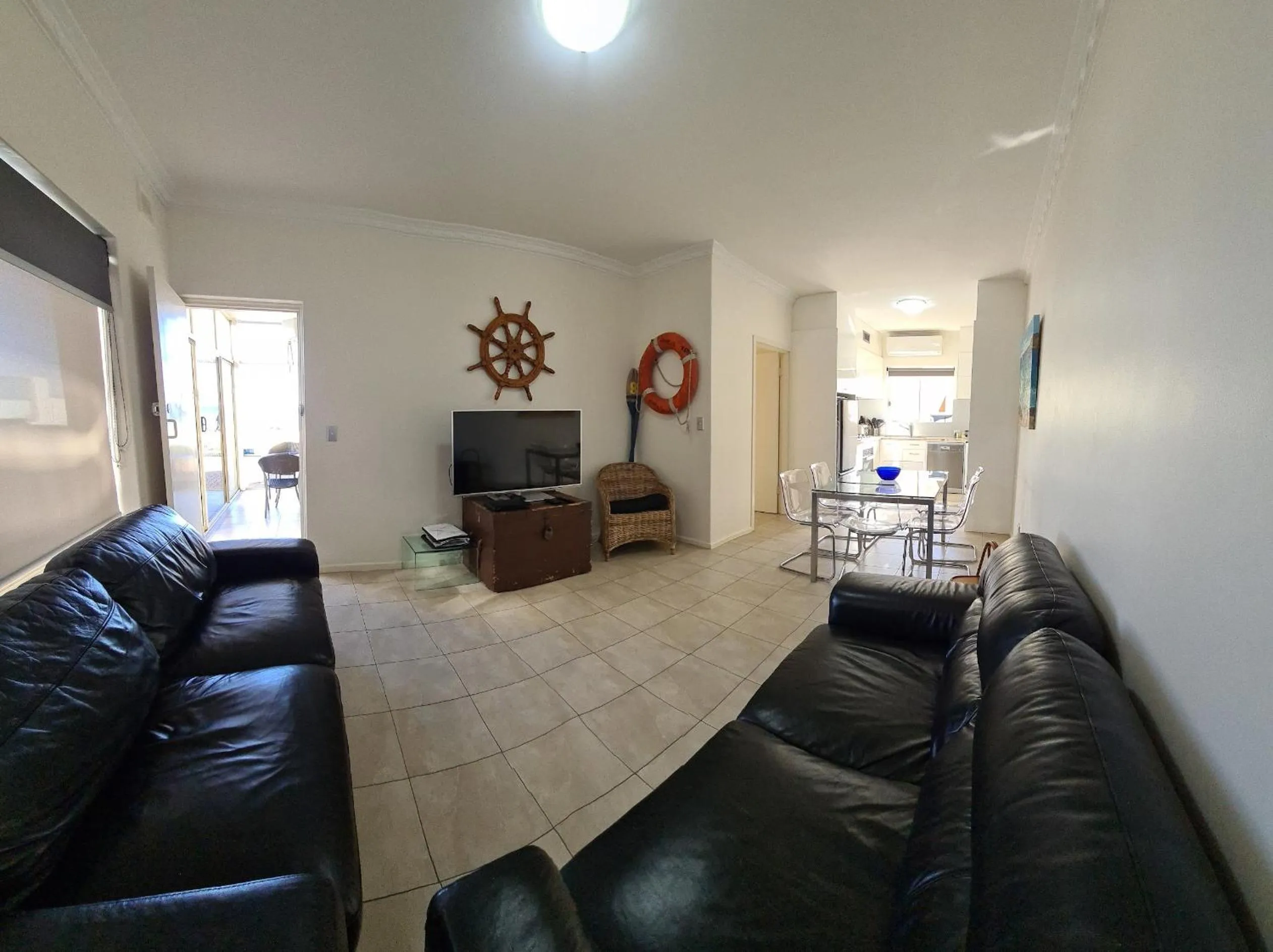 Living room in Acaill Accommodation Esplanade Living Self Check-In Self Check-Out