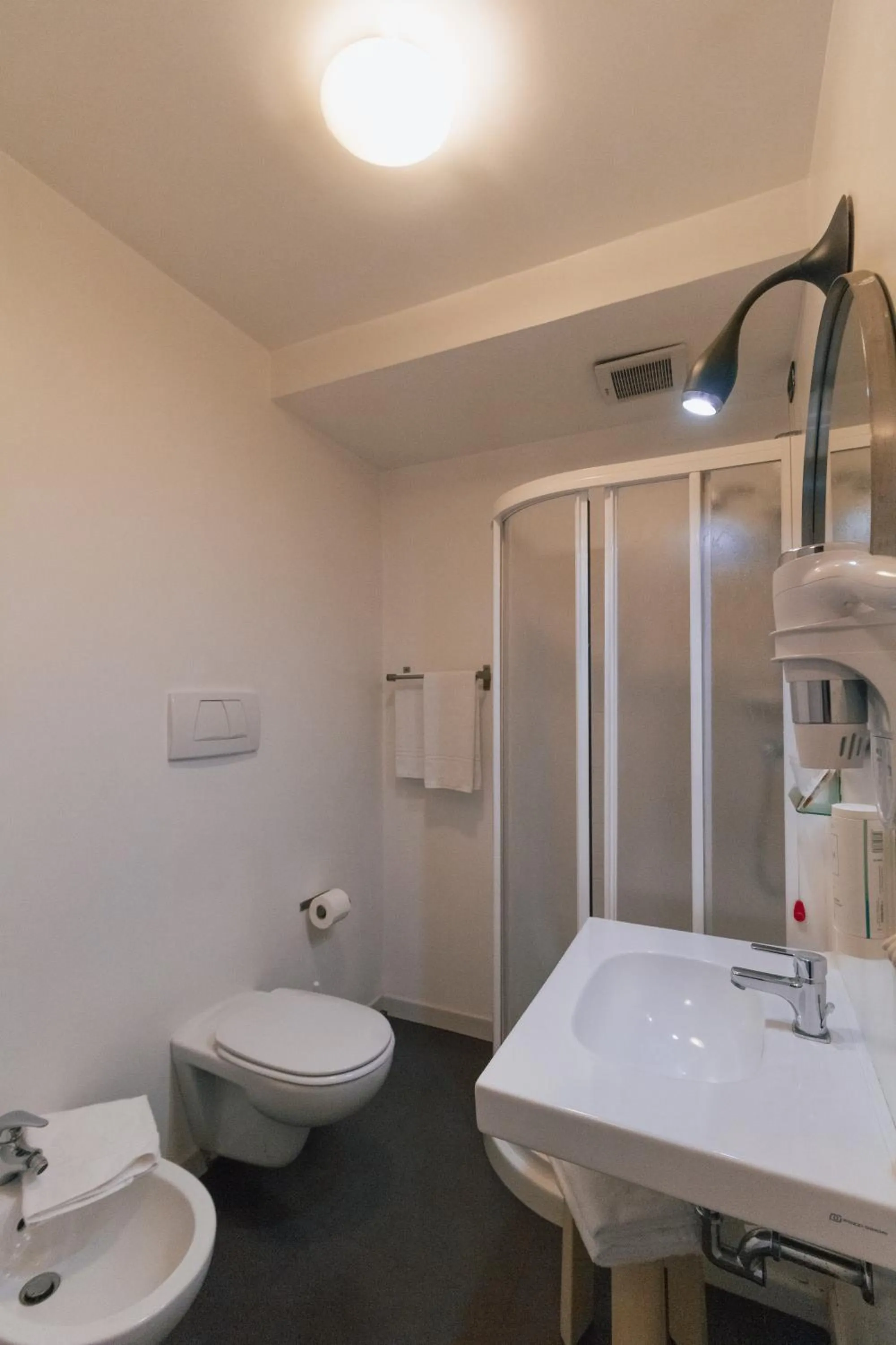 Shower in Hotel Gattopardo