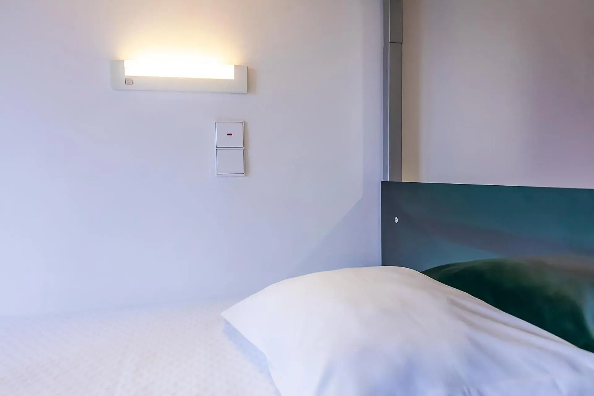 Bunk Bed in Female Dormitory Room in HI Lousã – Pousada de Juventude Bunk Bed in Female Dormitory Room in HI Lousã – Pousada de Juventude