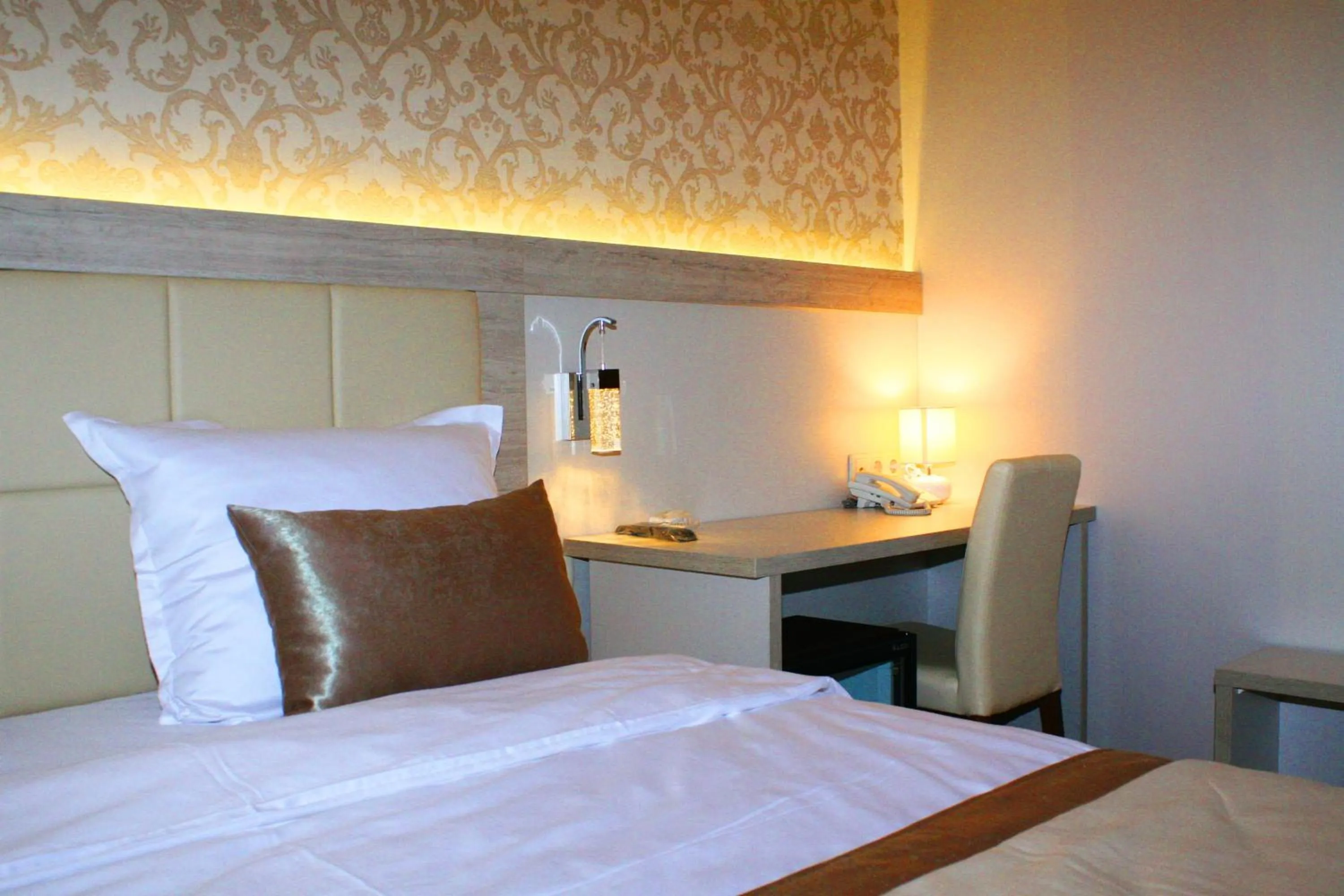 Shower in Hotel Elegance