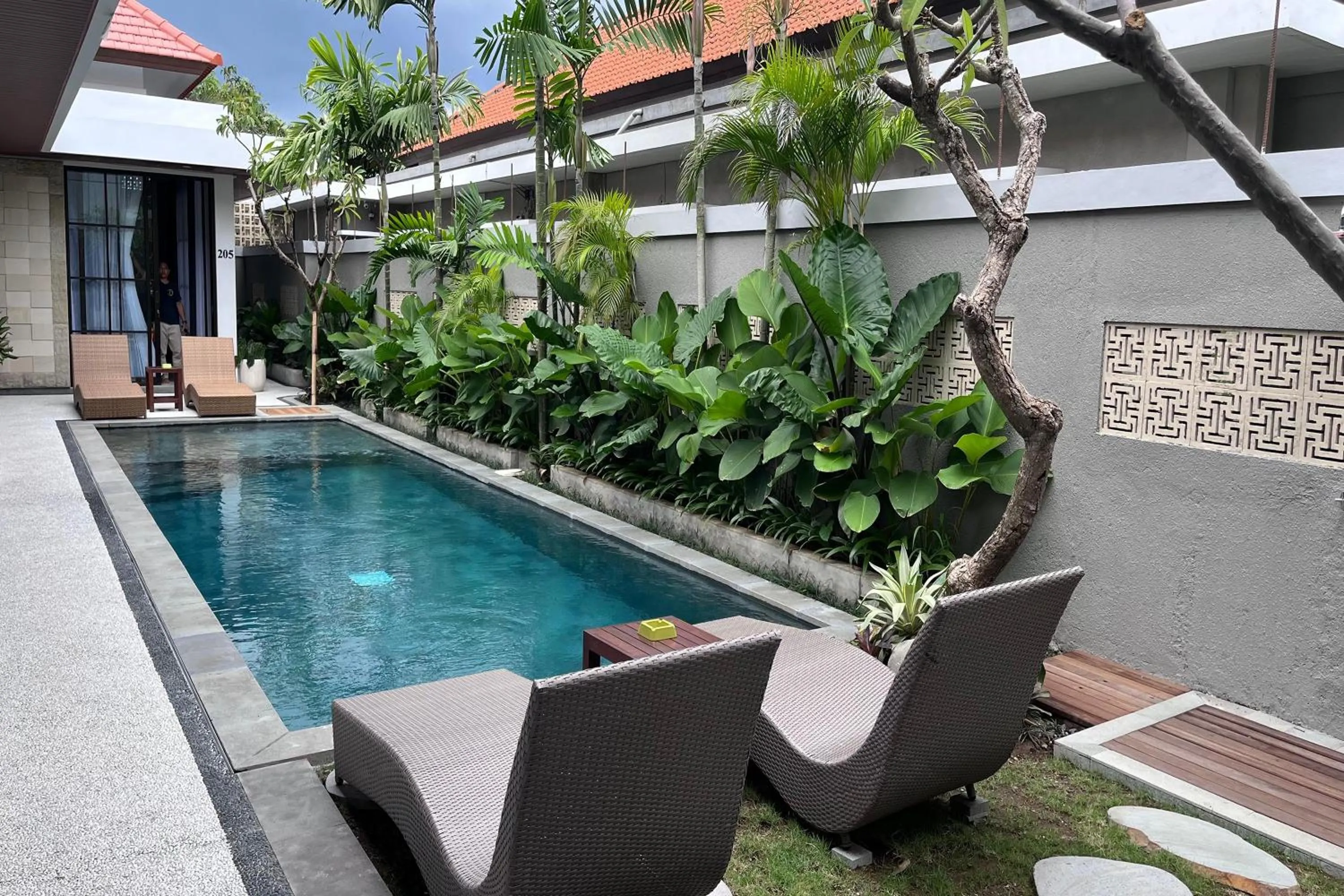 Swimming pool in Ranala Coliving