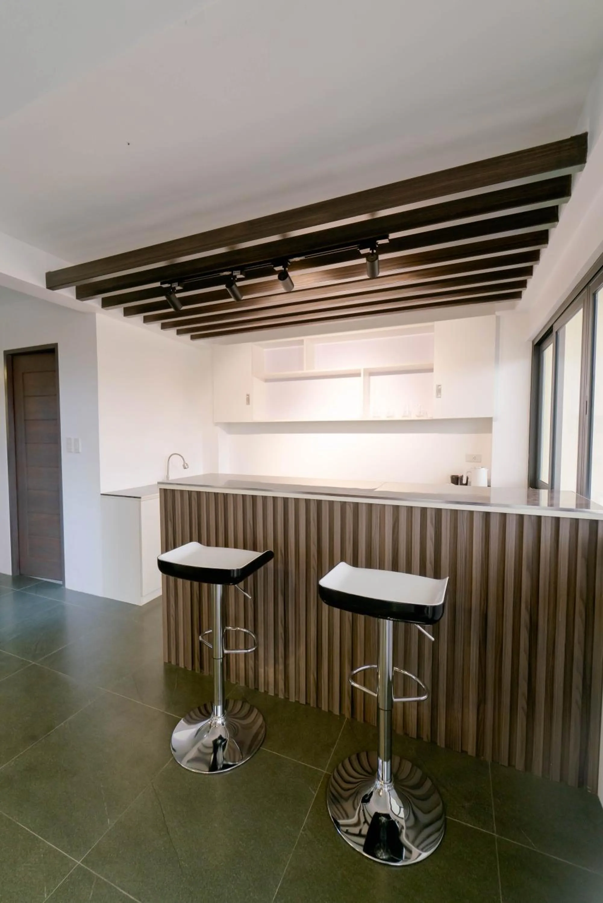 minibar in A Traveller's Inn