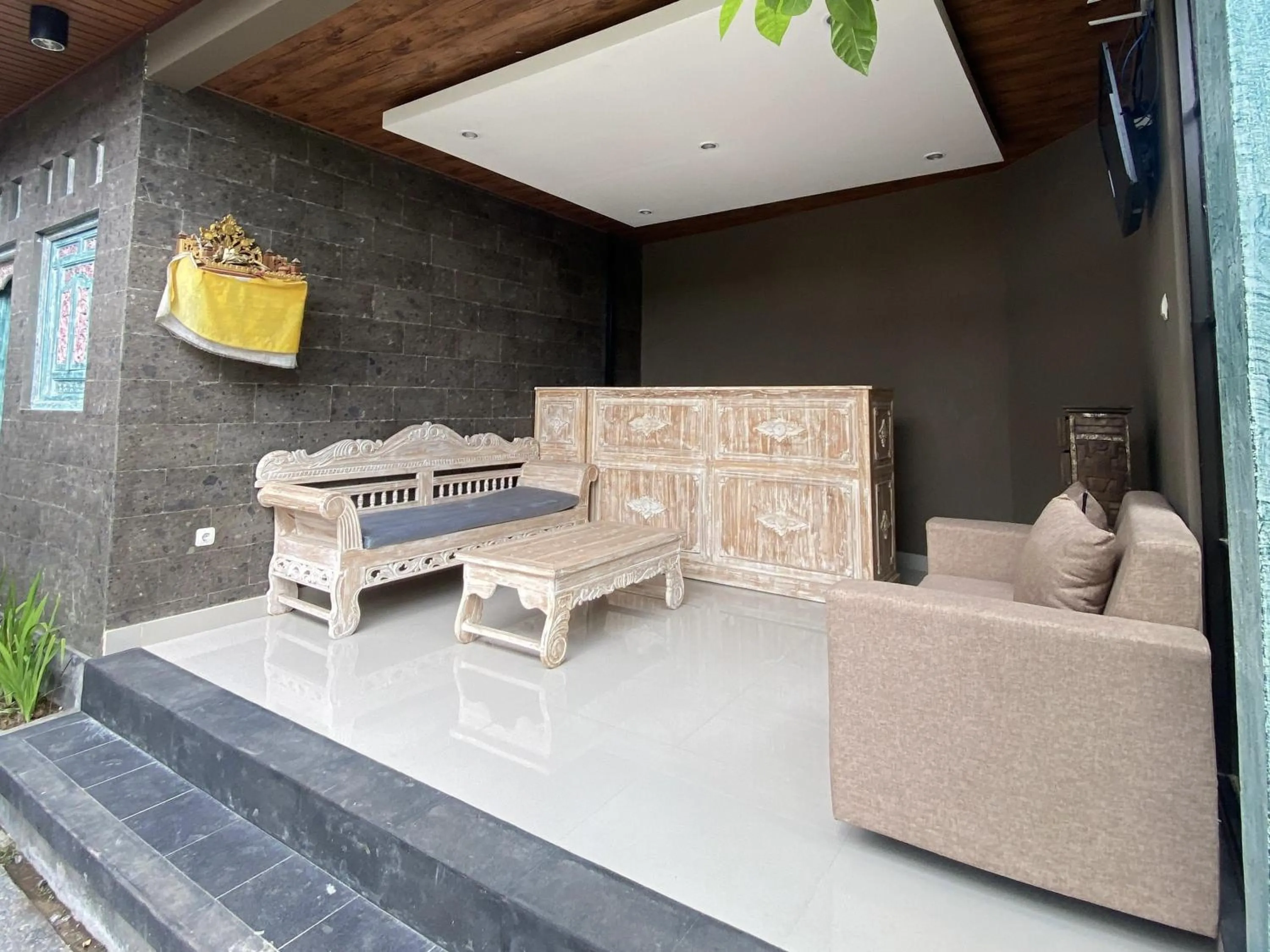 Seating area in Nivaluma