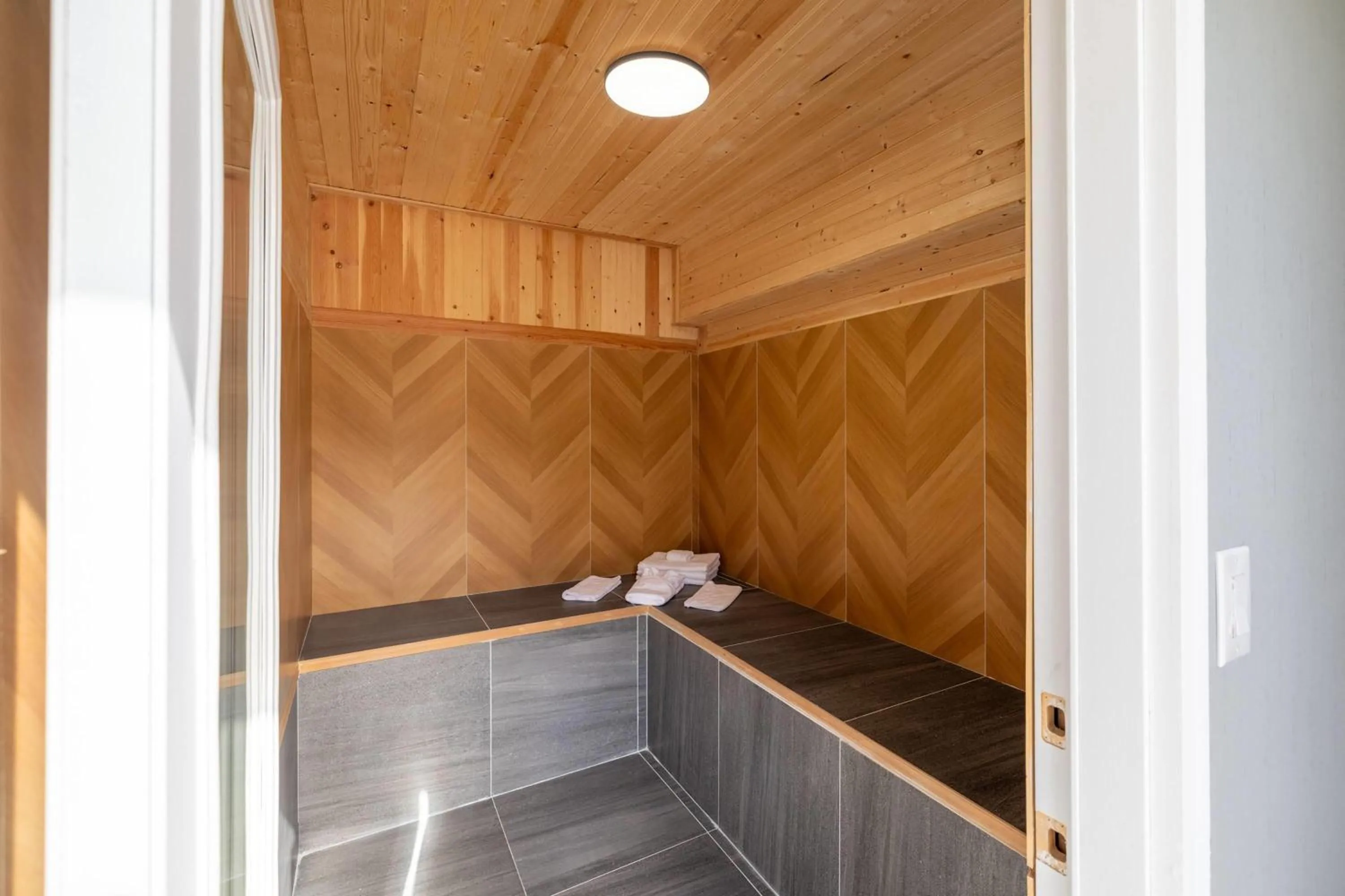 Spa and wellness centre/facilities in Interurban Suites Hotel, a Dazzler Select by Wyndham