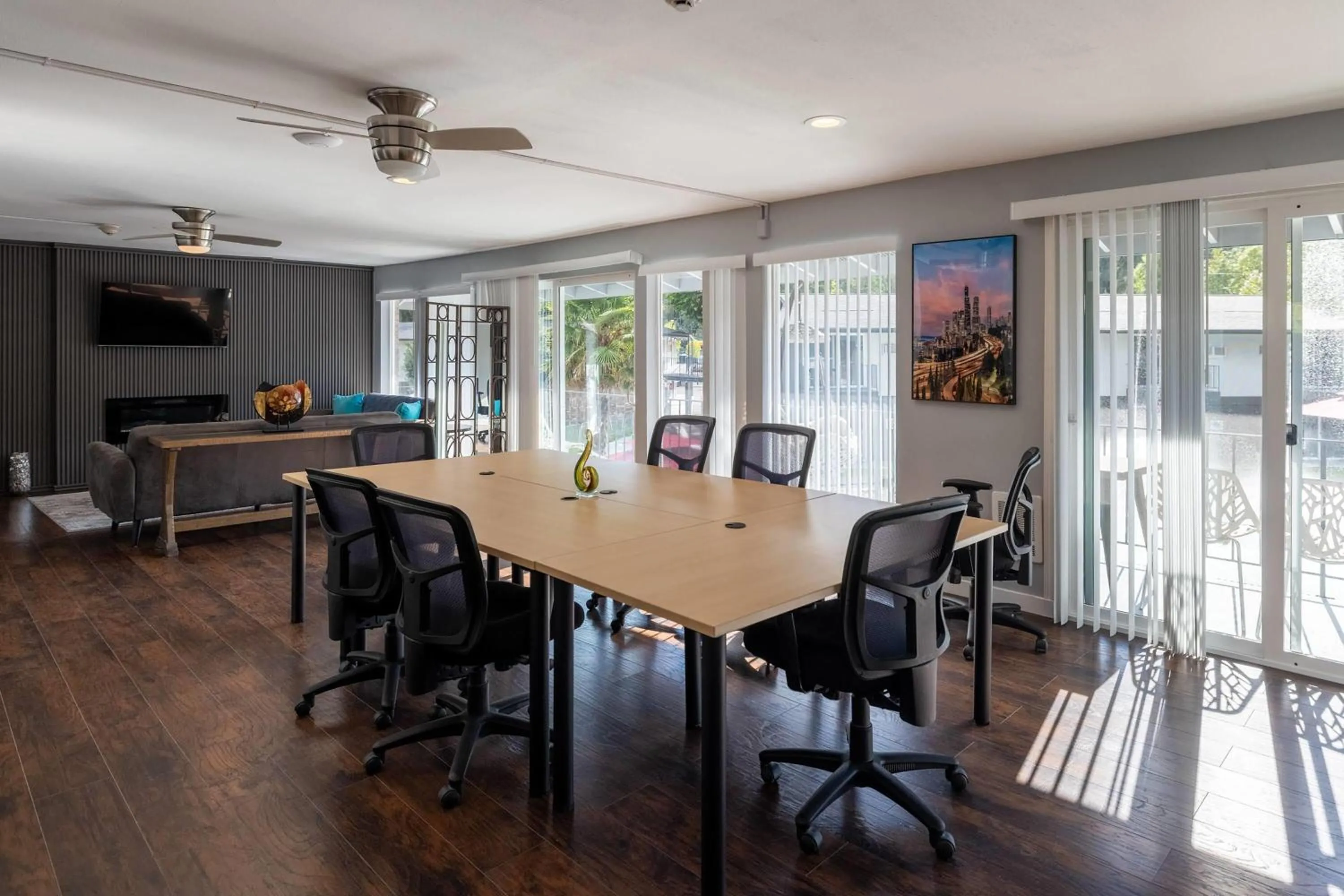 Photo of the whole room in Interurban Suites Hotel, a Dazzler Select by Wyndham