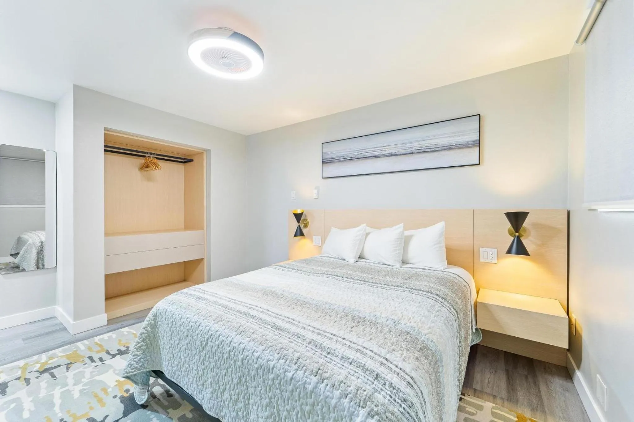 Bedroom, Bed in Interurban Suites Hotel