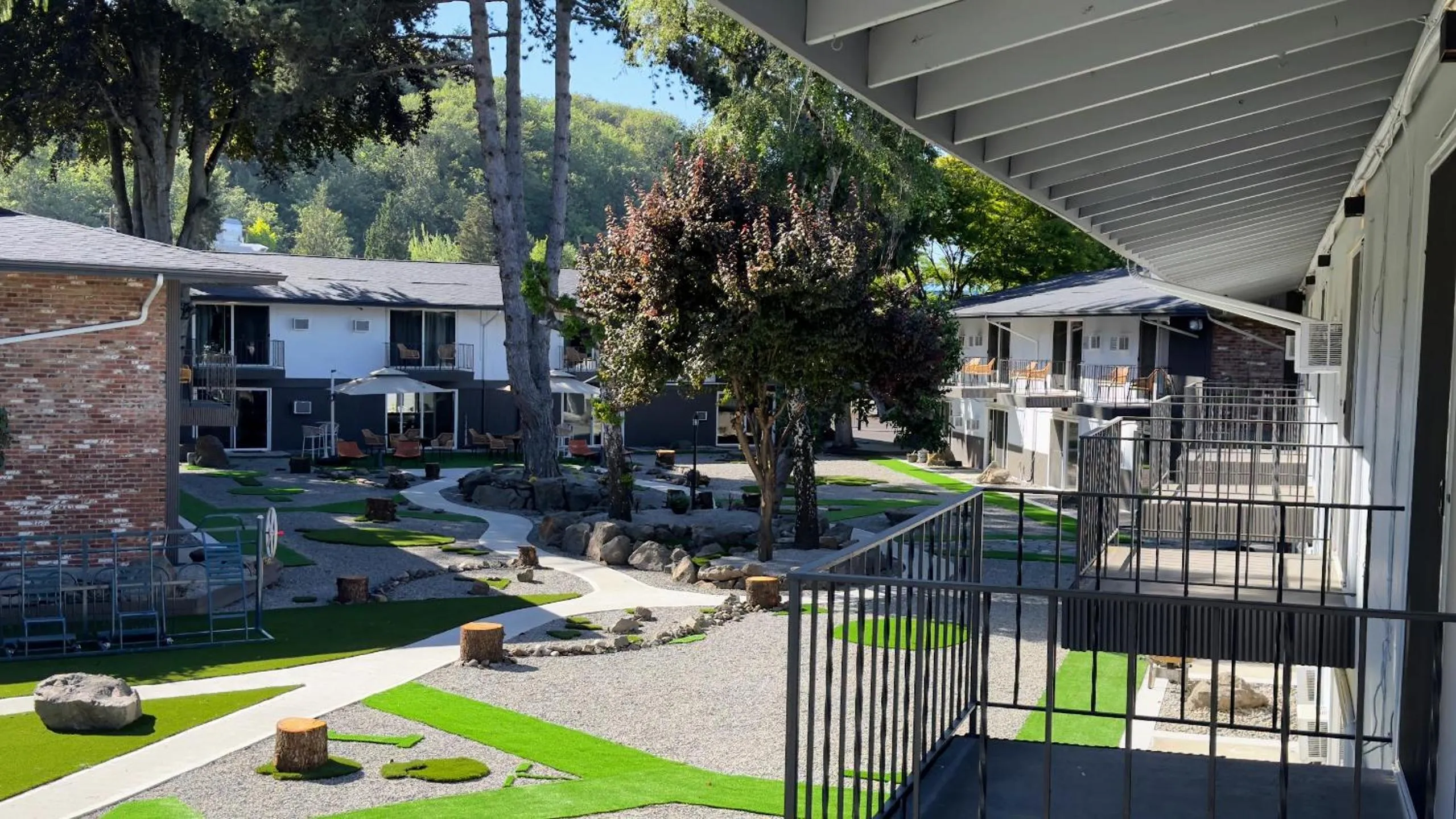 Property building in Interurban Suites Hotel