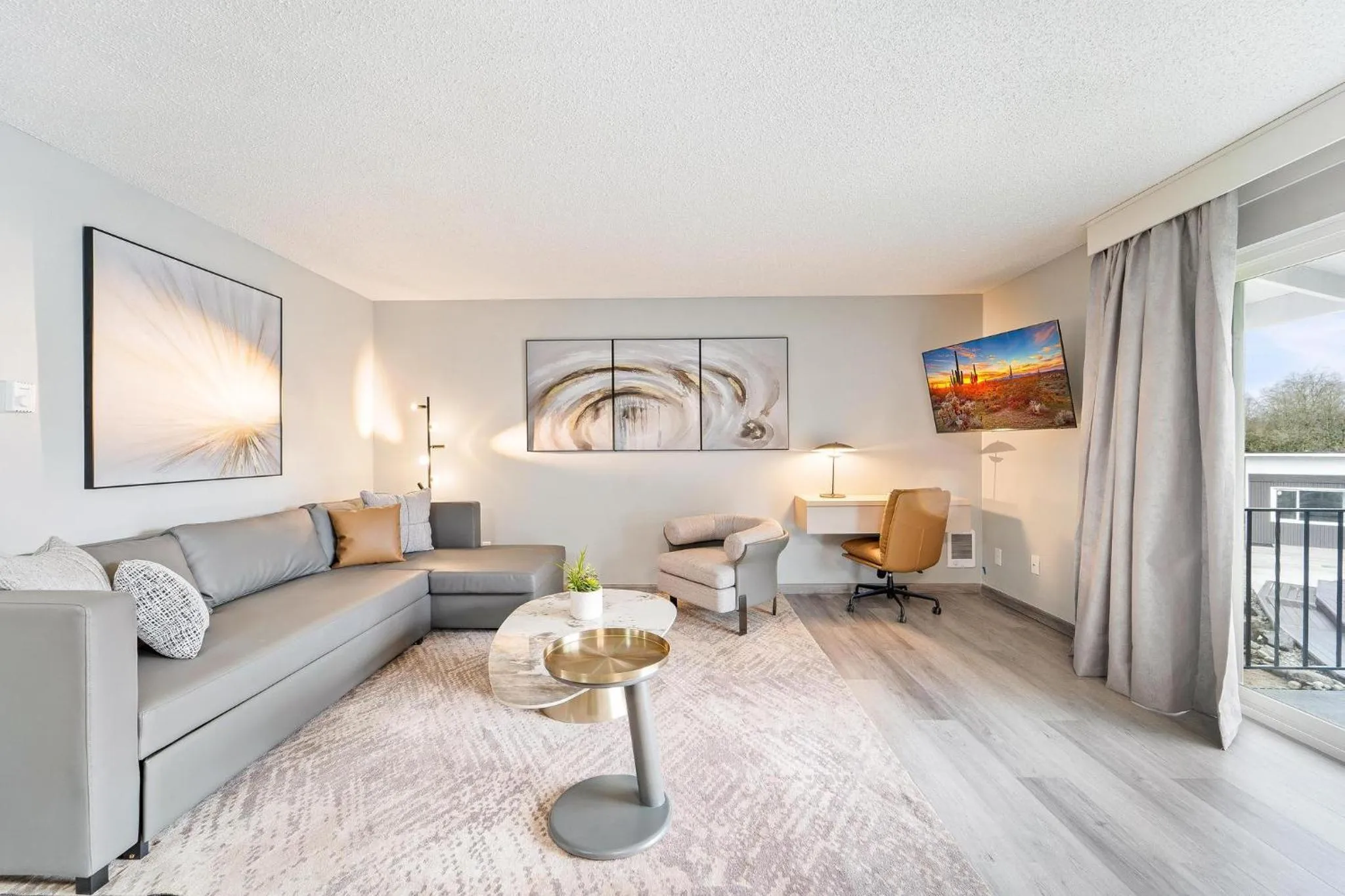 Balcony/Terrace in Interurban Suites Hotel