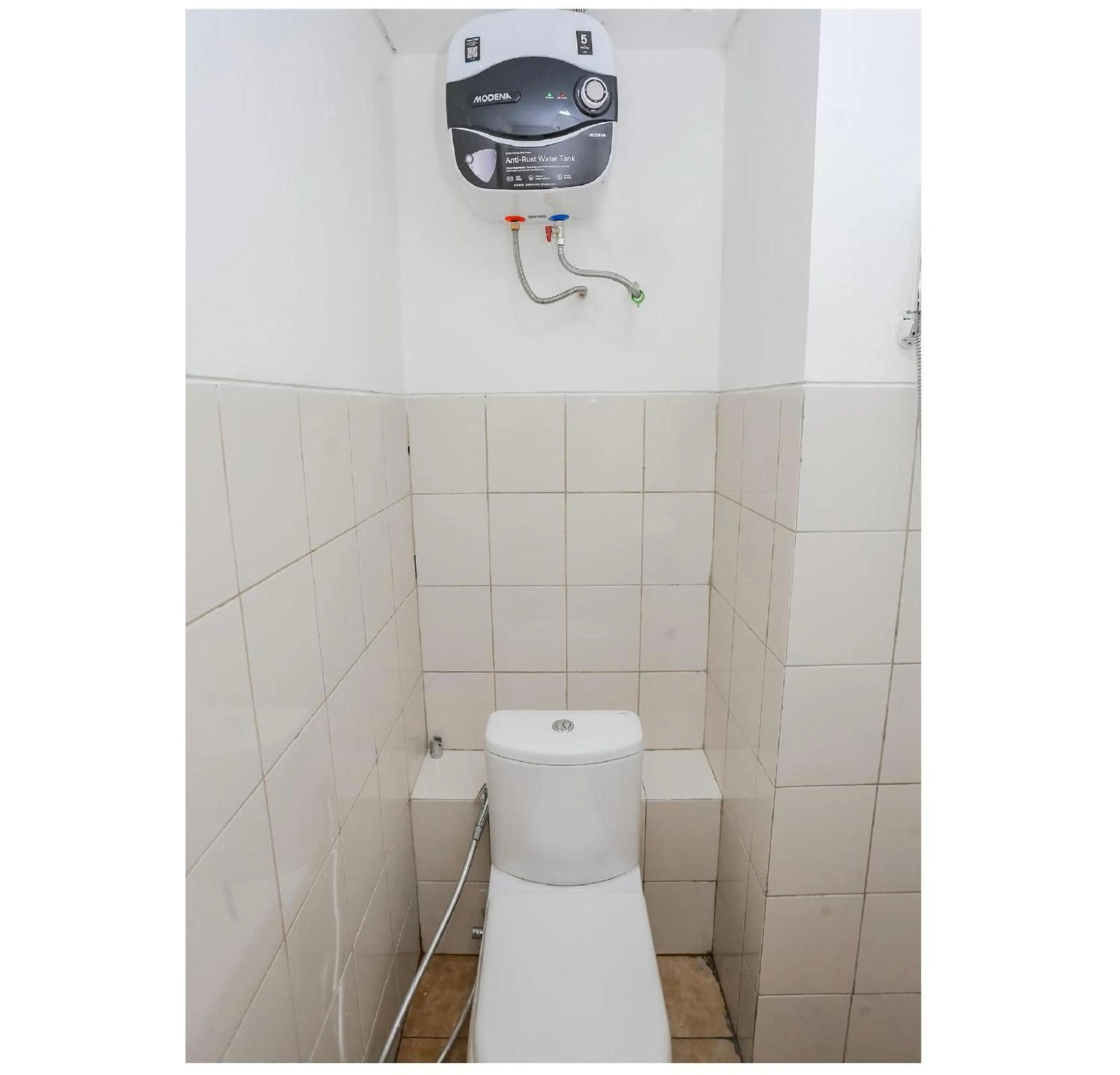 Bathroom in Hotel O Tower Mahakam serviced apartment Riverview Jababeka