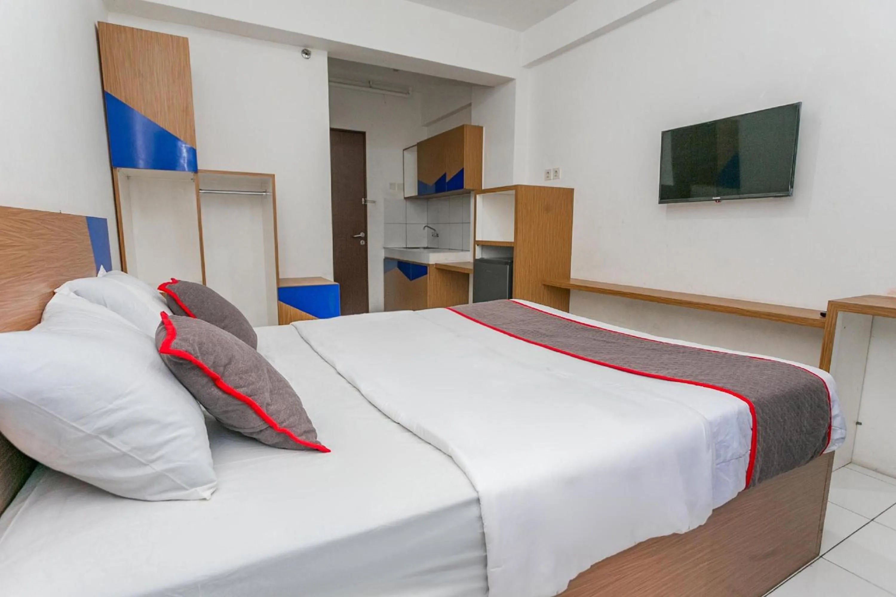 Bedroom, Bed in Hotel O Tower Mahakam serviced apartment Riverview Jababeka