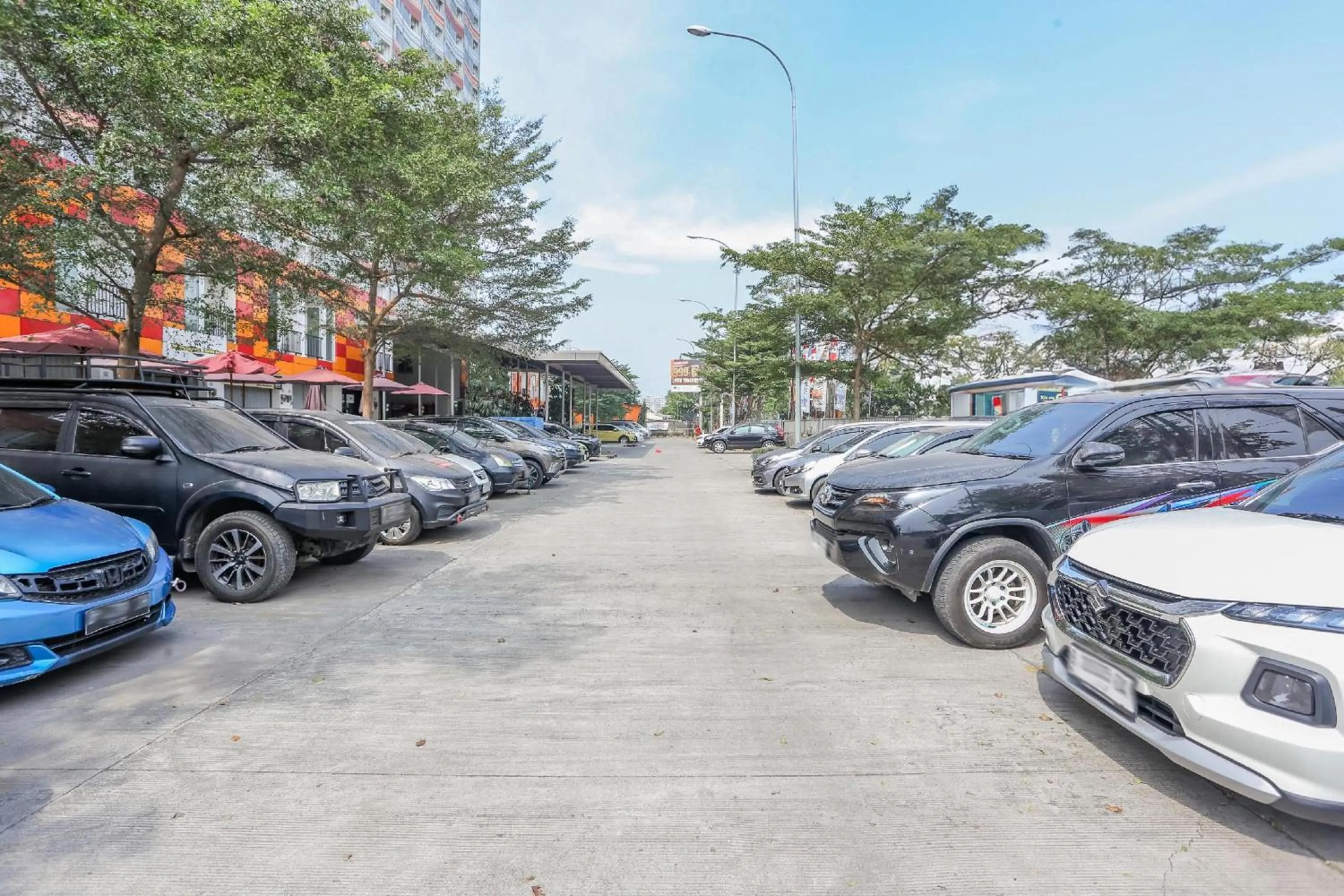 Parking in Hotel O Tower Mahakam serviced apartment Riverview Jababeka