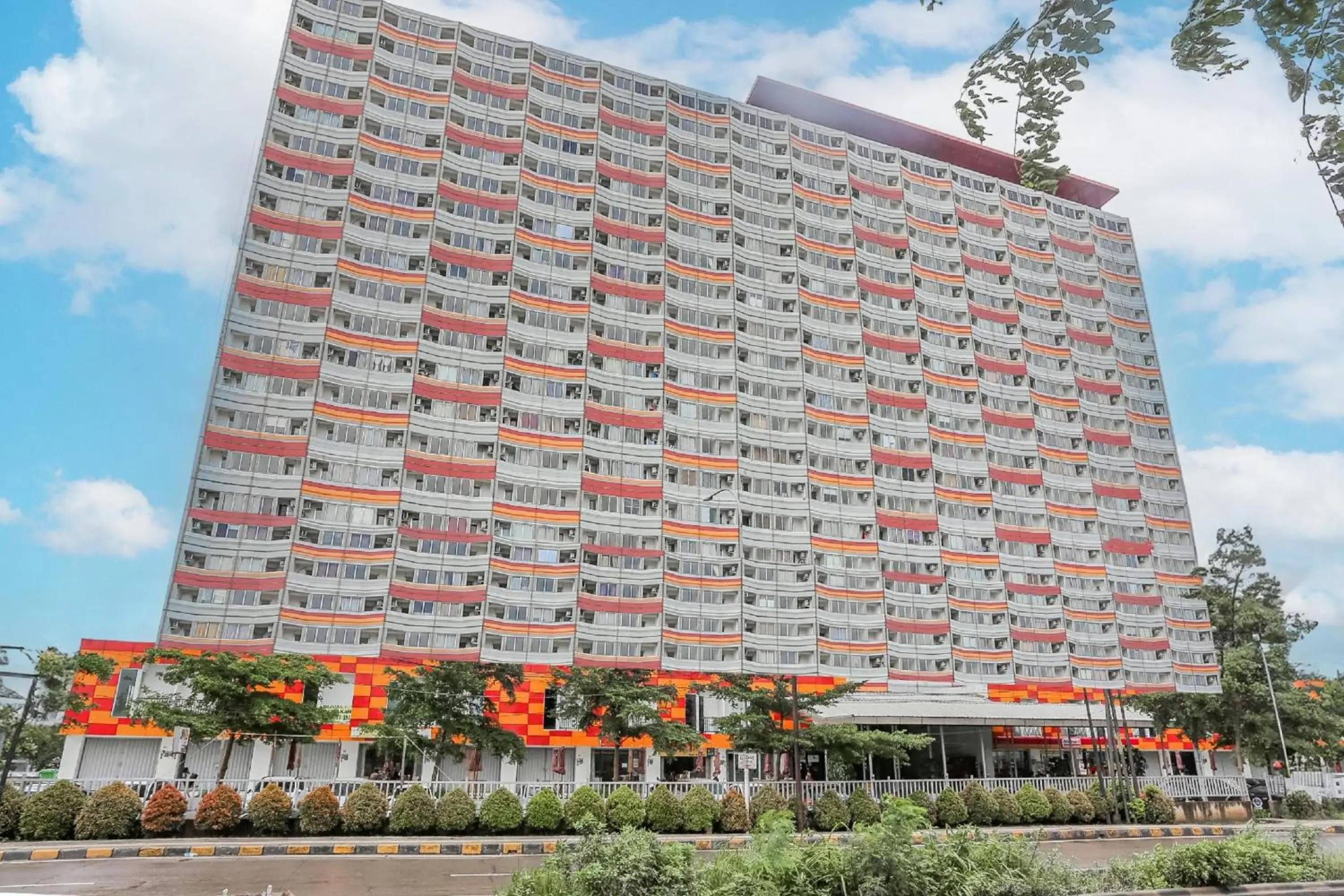 Hotel O Tower Mahakam serviced apartment Riverview Jababeka Hotel O Tower Mahakam serviced apartment Riverview Jababeka