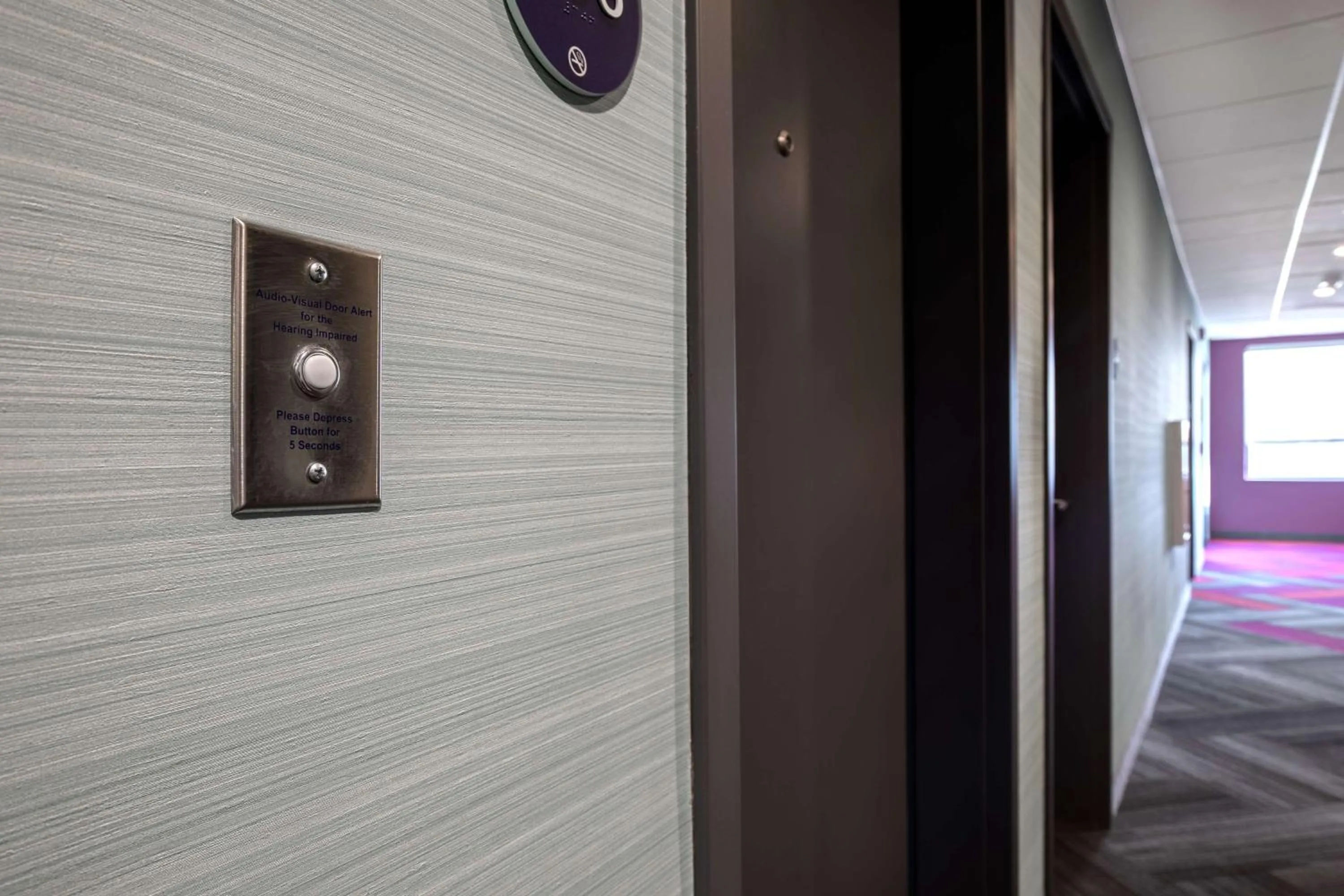 Photo of the whole room in Tru By Hilton Anderson