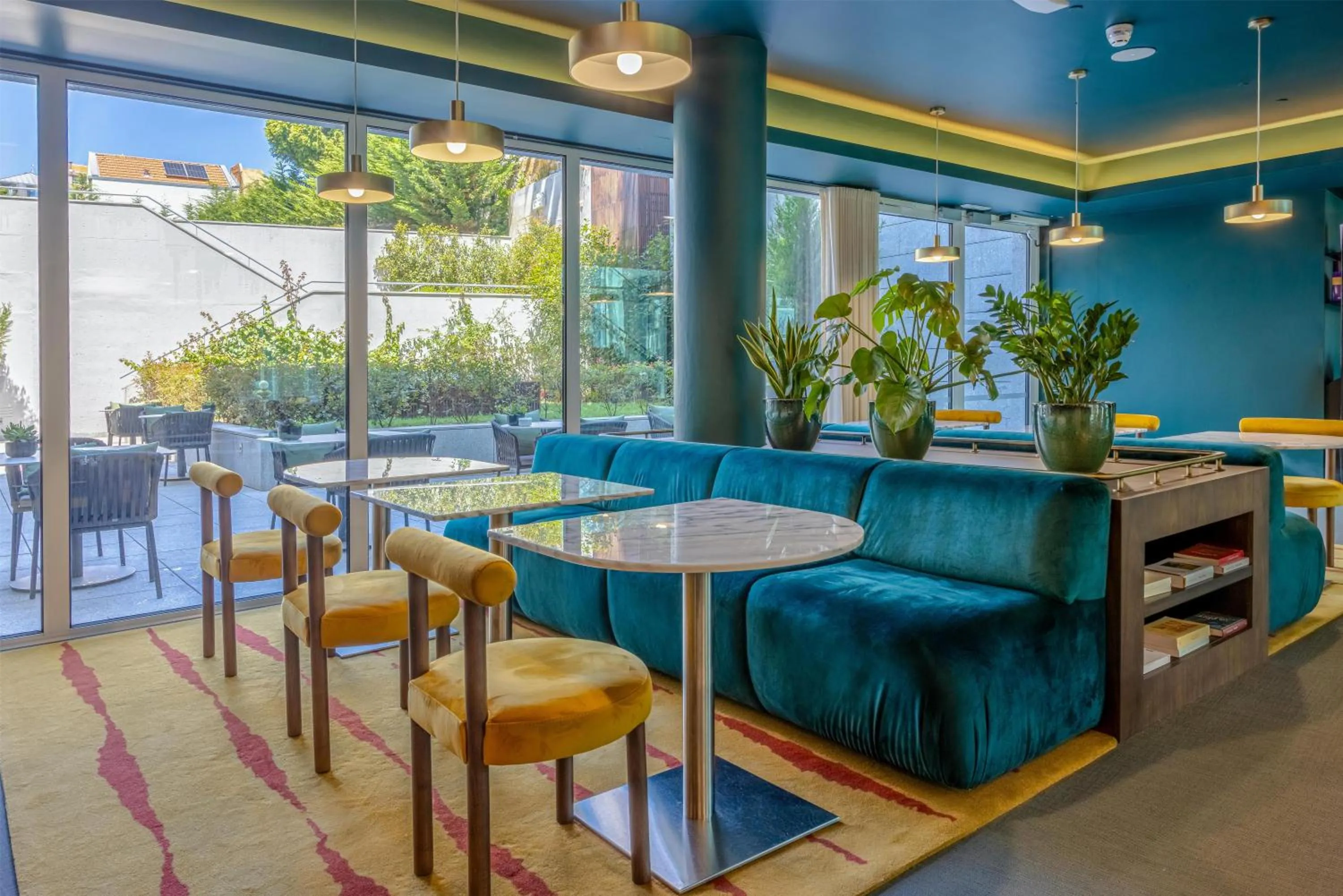 Lobby or reception in Cenica Porto Hotel, Curio Collection By Hilton