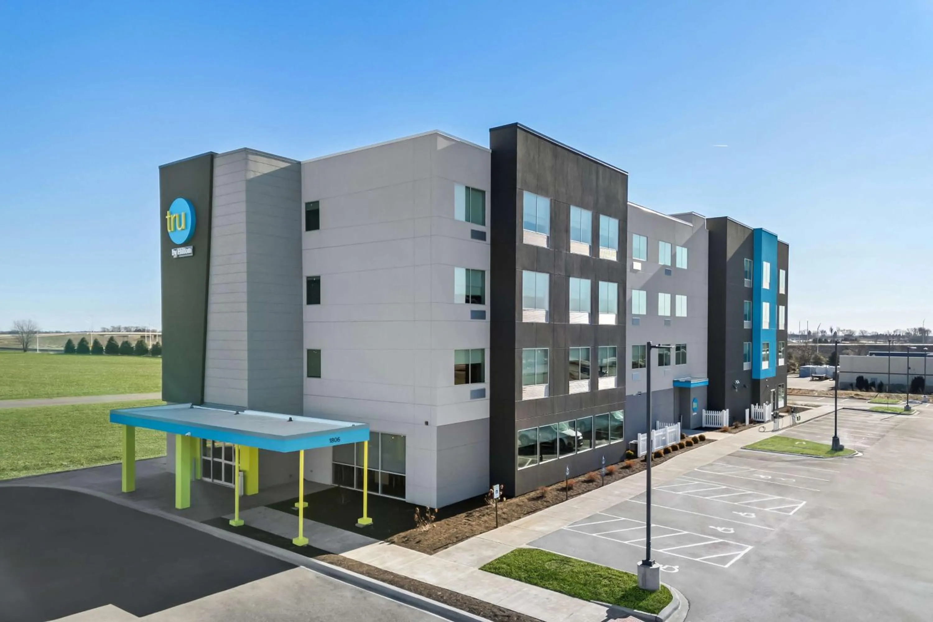 Property building in Tru By Hilton Dixon