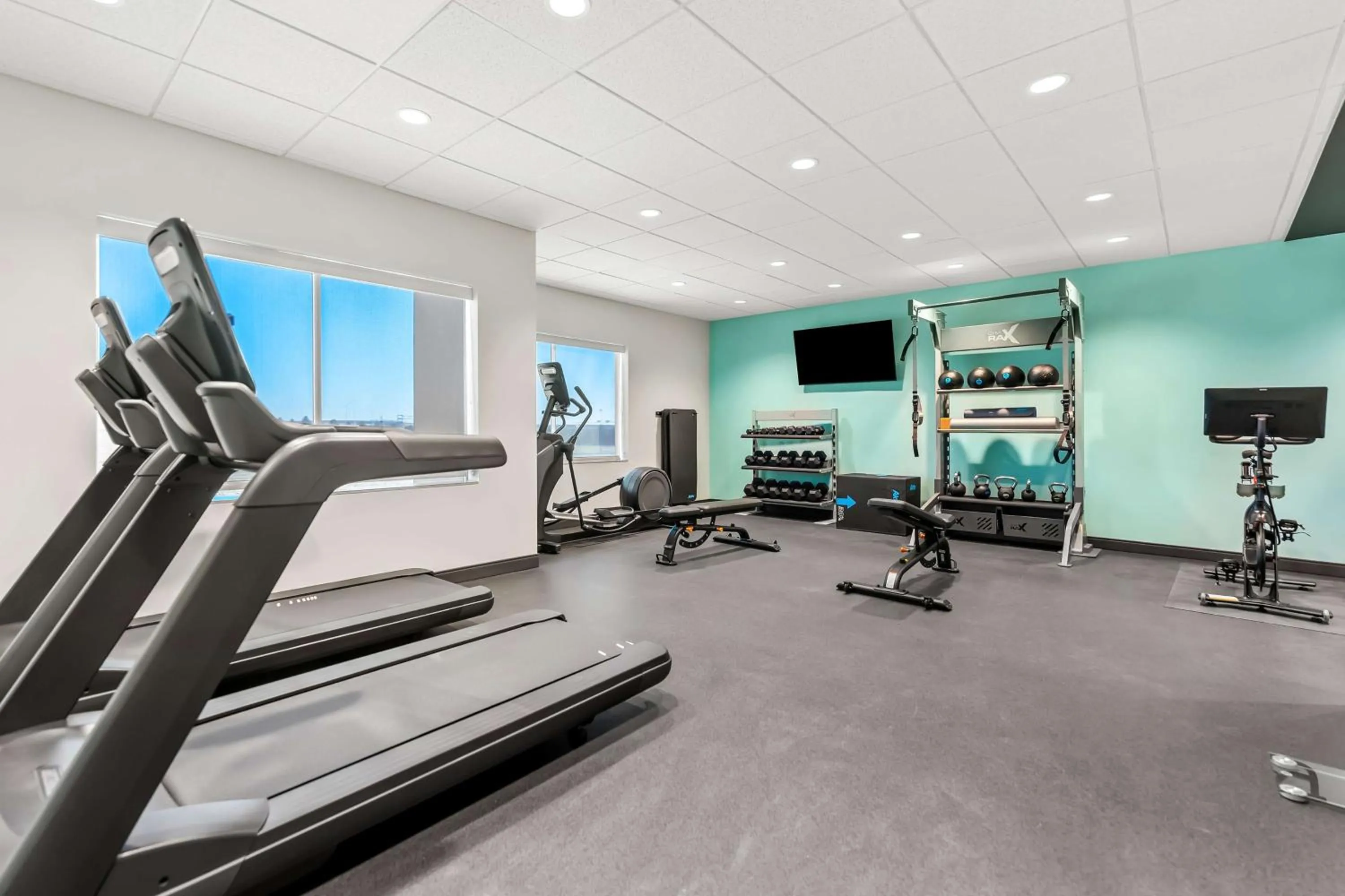 Fitness centre/facilities in Tru By Hilton Dixon