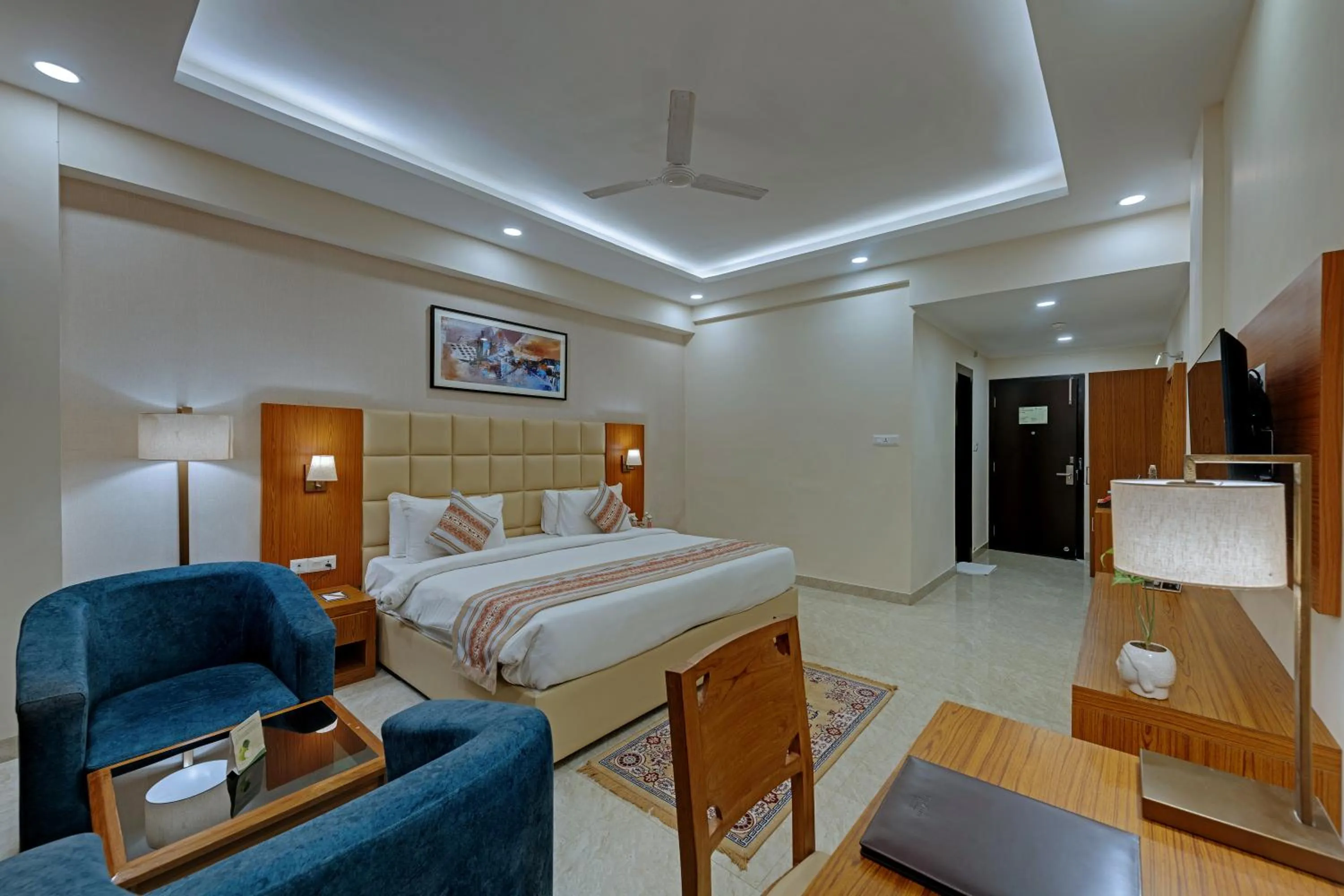 Photo of the whole room, Bed in The Fern Residency, Bodhgaya, Series by Marriott