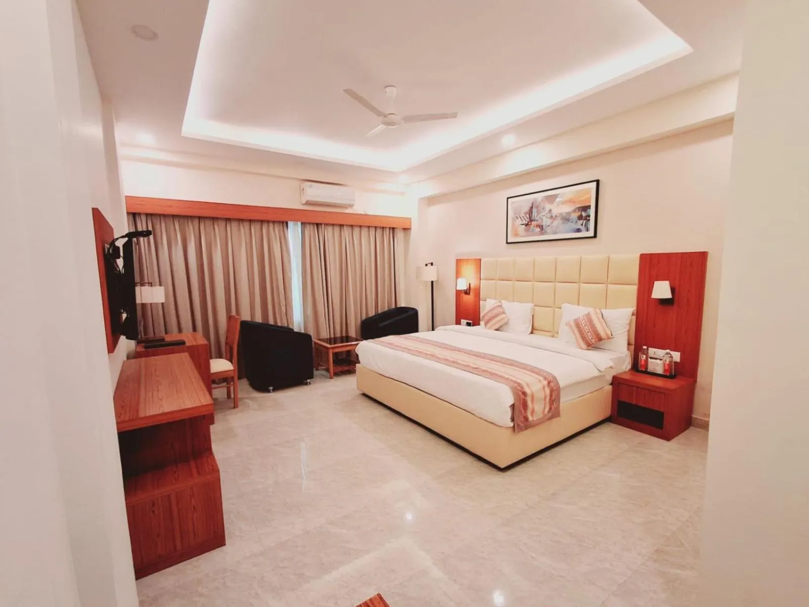Bedroom, Bed in The Fern Residency, Bodhgaya, Series by Marriott