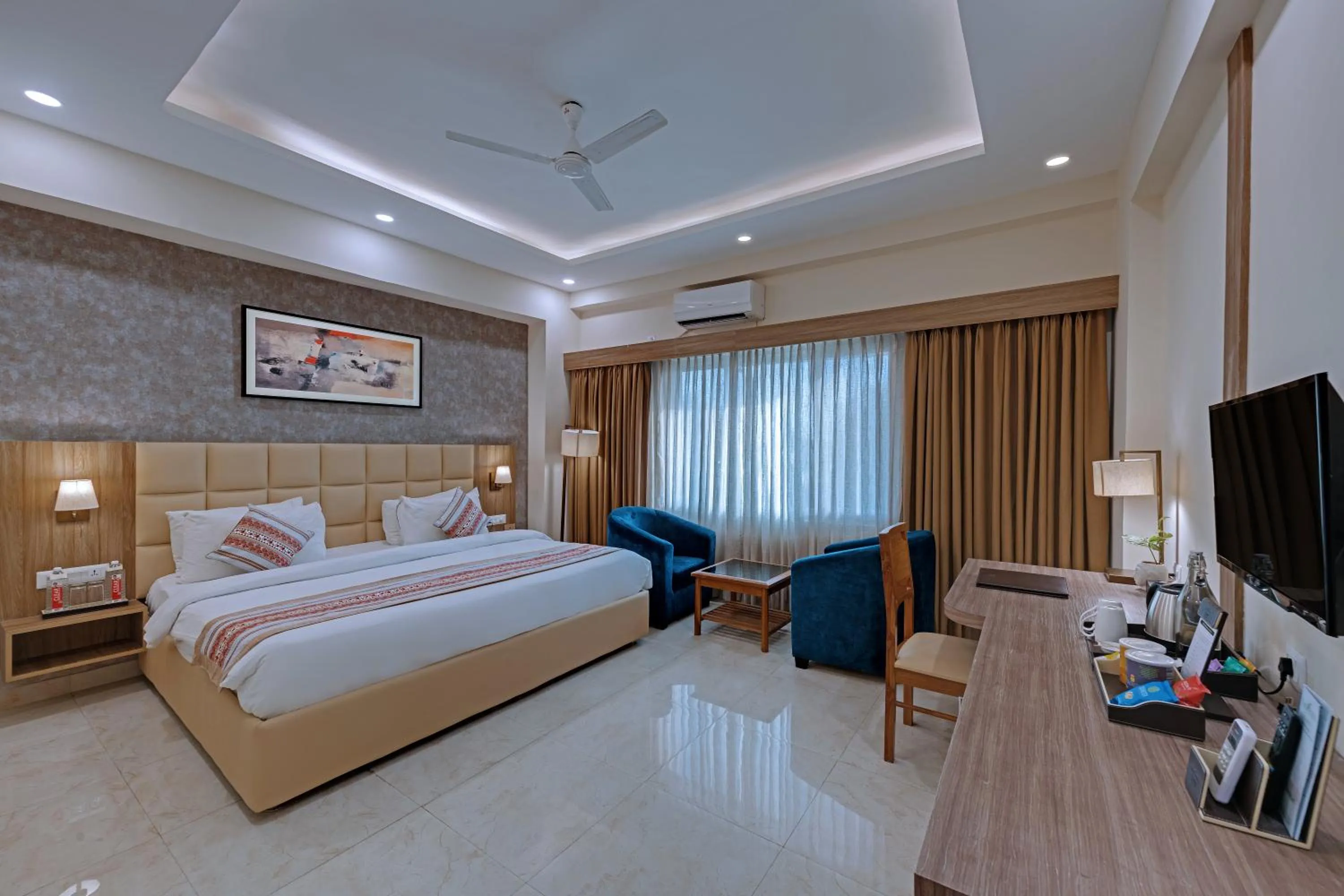 Bedroom, Bed in The Fern Residency, Bodhgaya, Series by Marriott