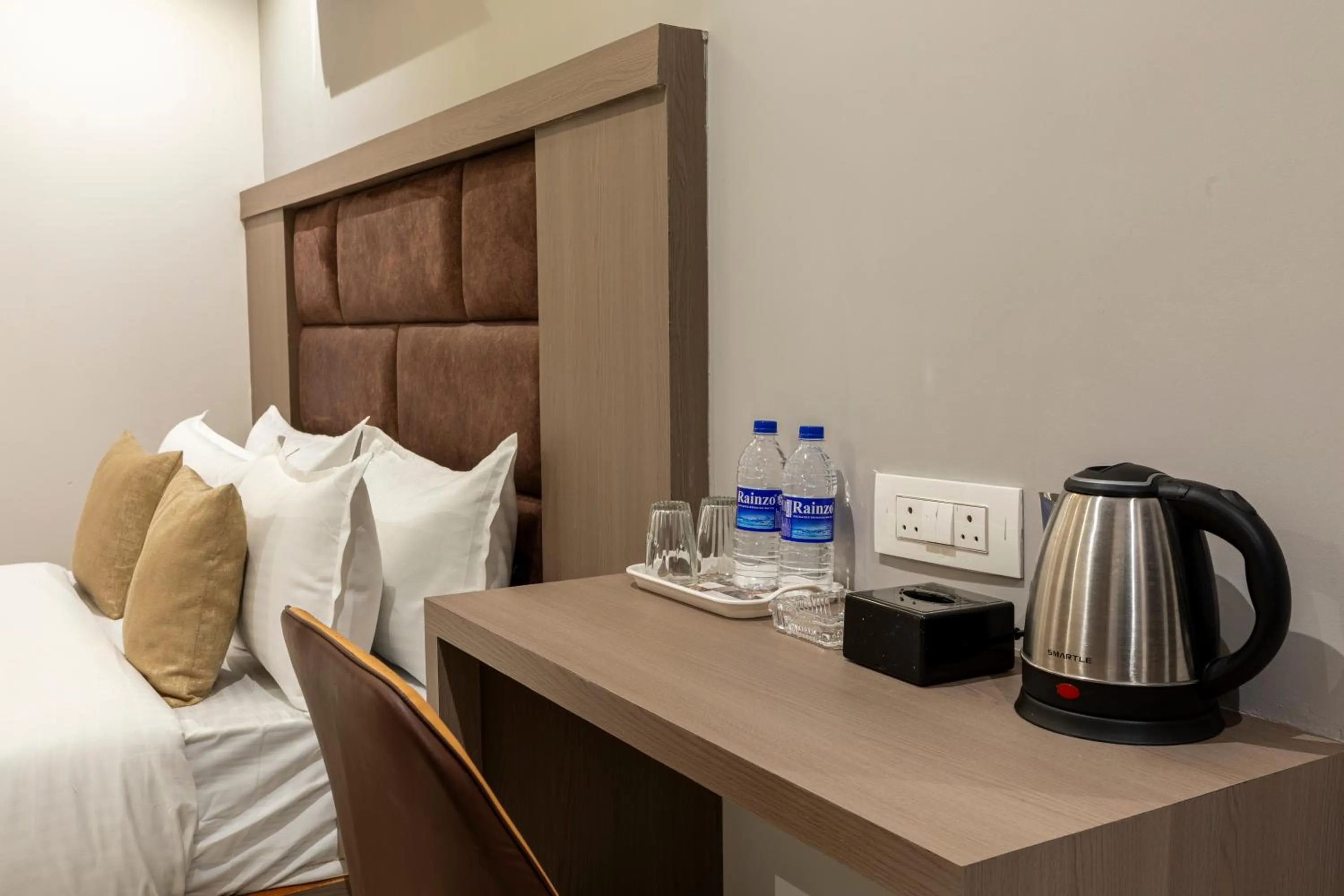 Bed in Hotel MetroMax Andheri