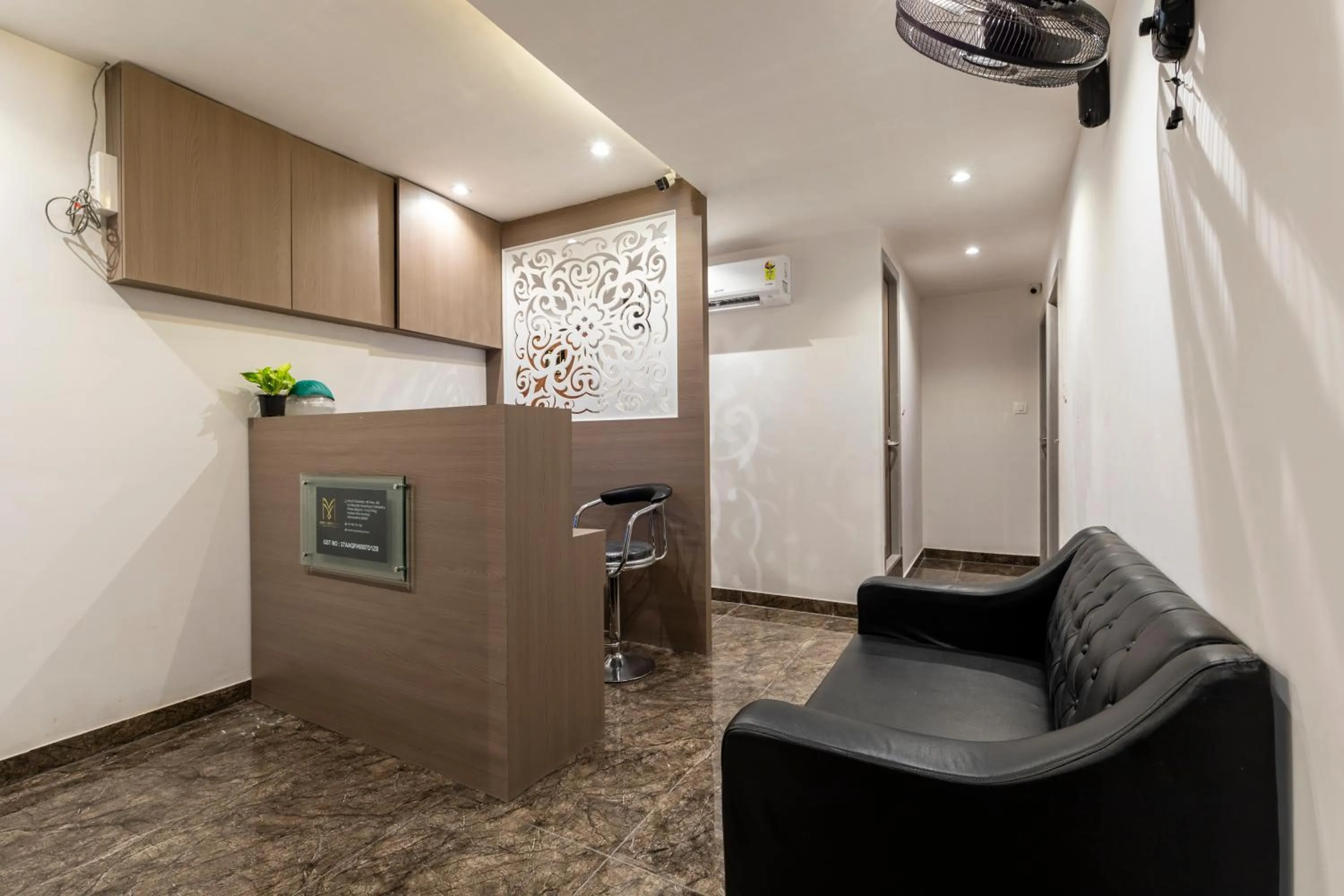 Lobby or reception in Hotel MetroMax Andheri