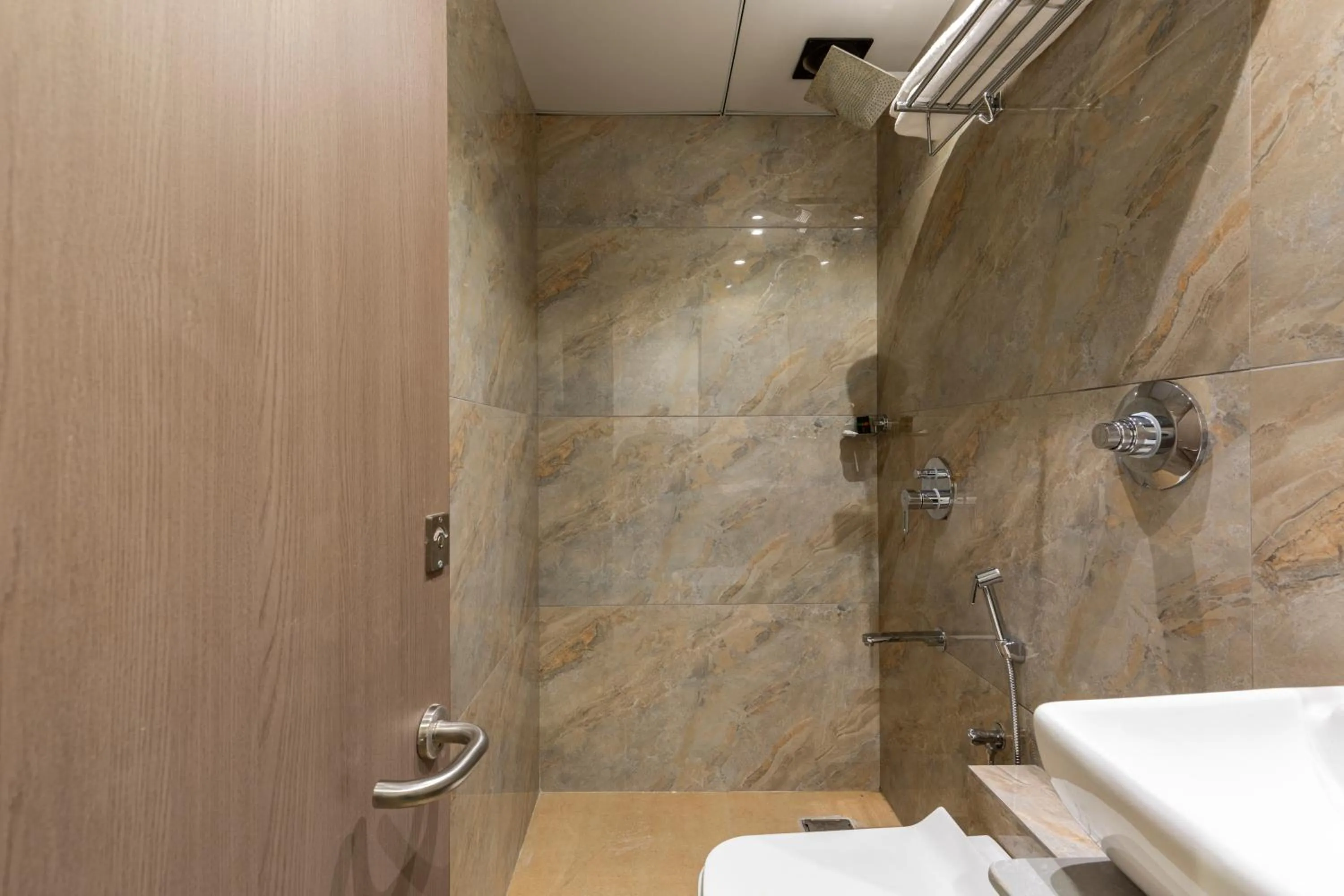 Shower in Hotel MetroMax Andheri