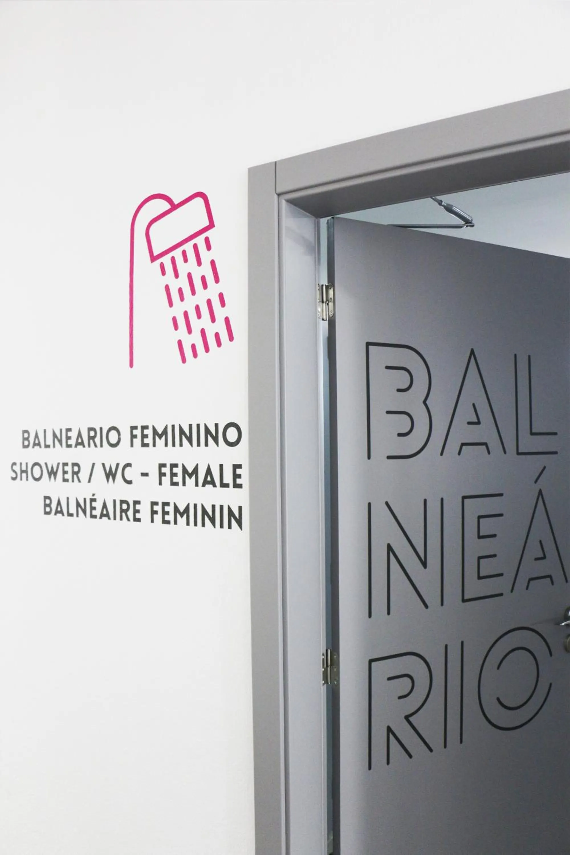 Shower in HI Viseu - Pousada de Juventude