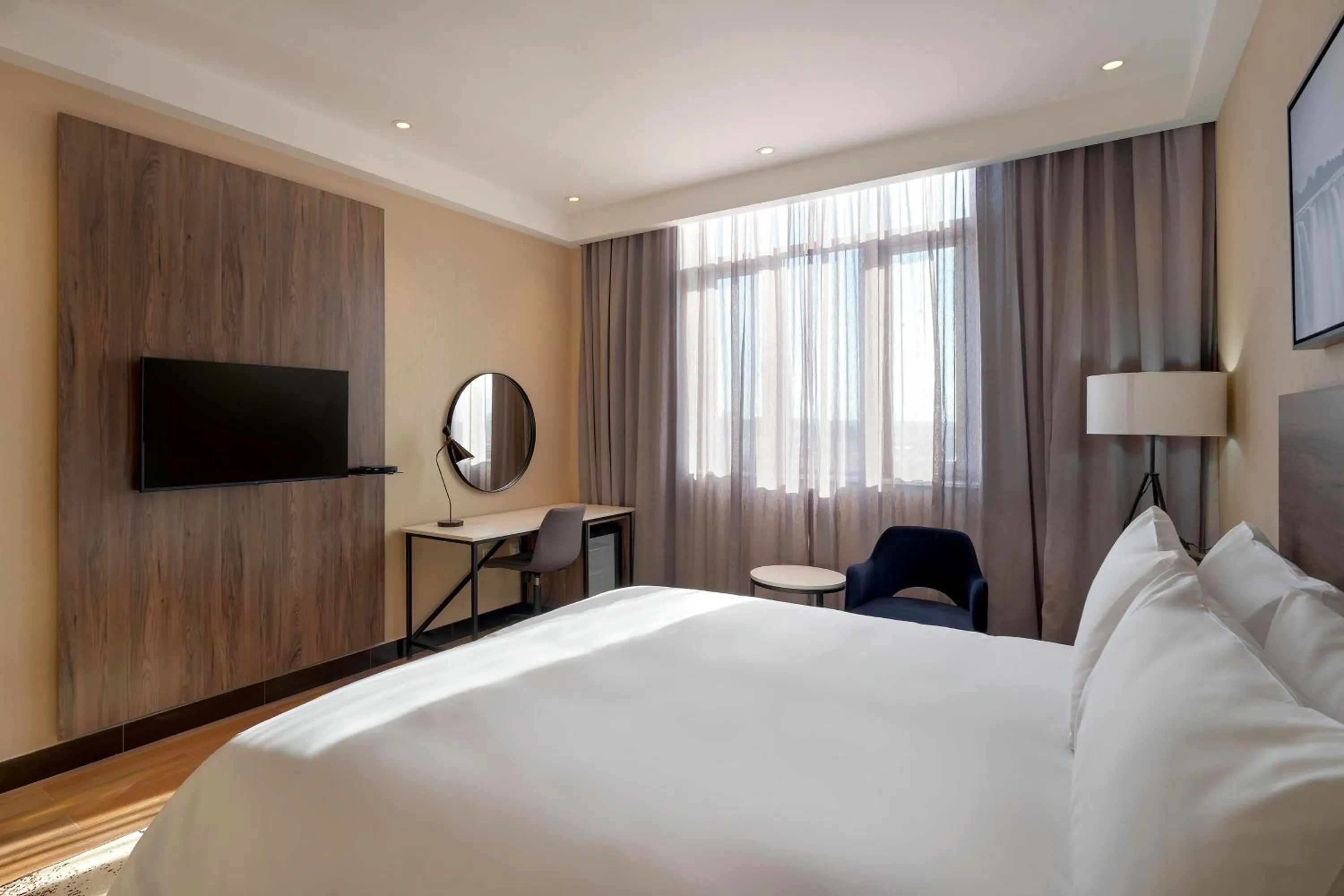 Photo of the whole room, Bed in Protea Hotel by Marriott Lusaka International Airport