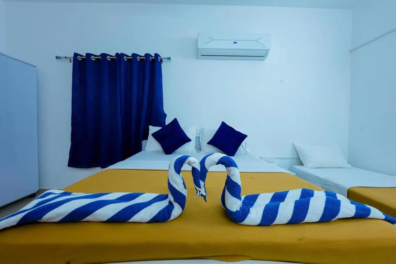 Bed in Madras Inn Nungambakam