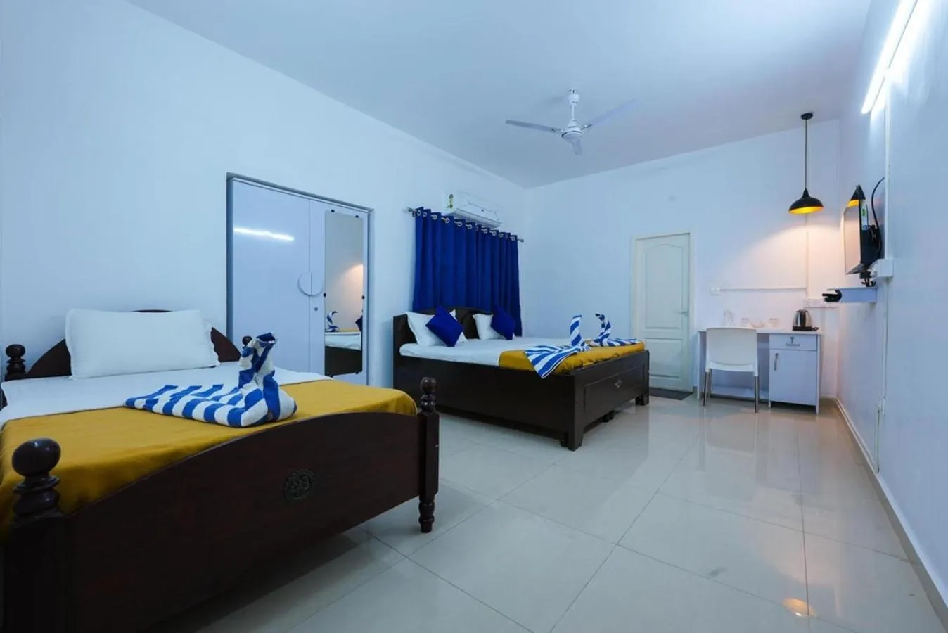 Bed in Madras Inn Nungambakam