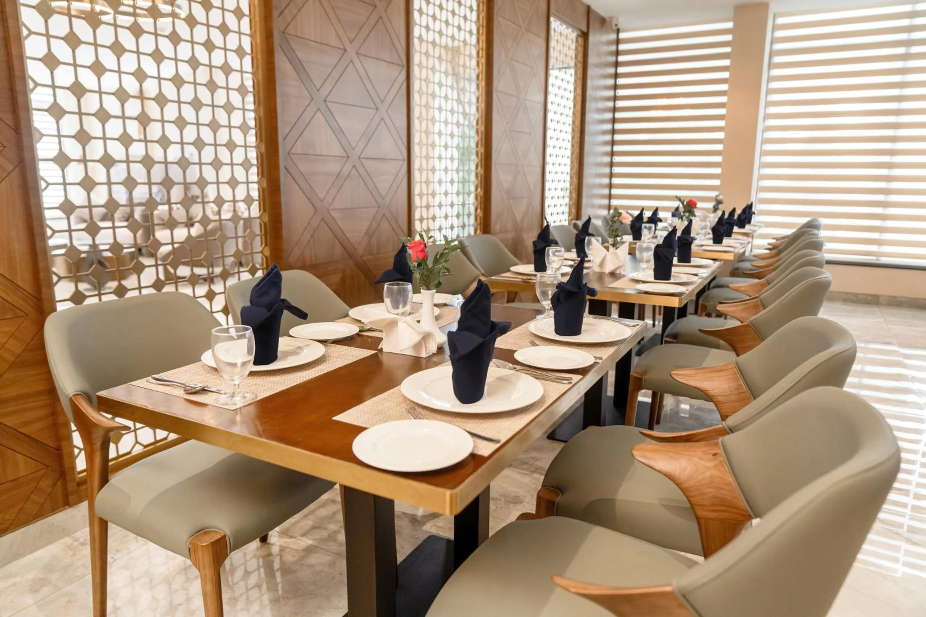 Restaurant/places to eat in VSC Porto Marina