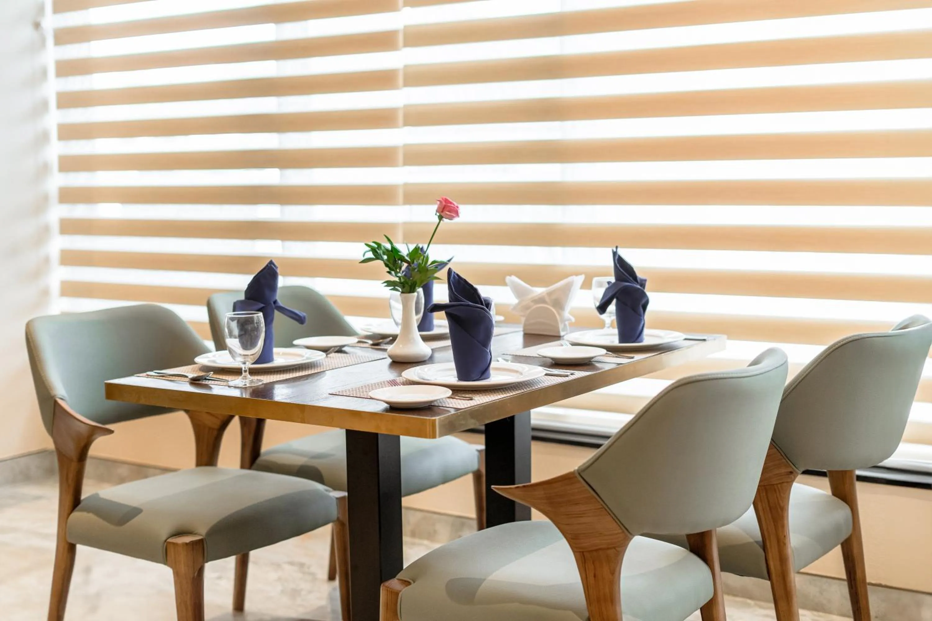 Restaurant/places to eat in VSC Porto Marina