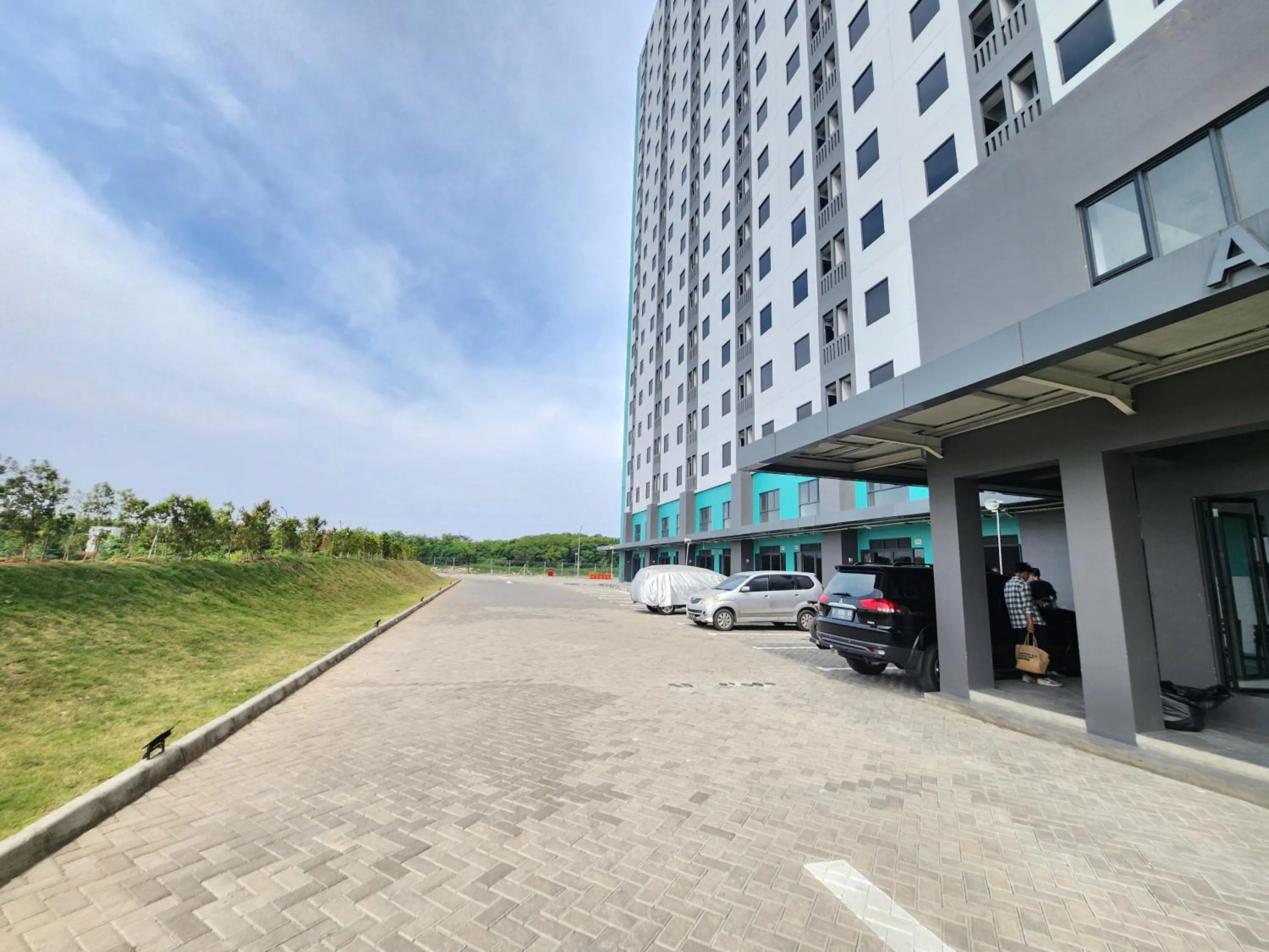 Property building in RedLiving Apartemen Riverdale Cikarang - Star Rooms