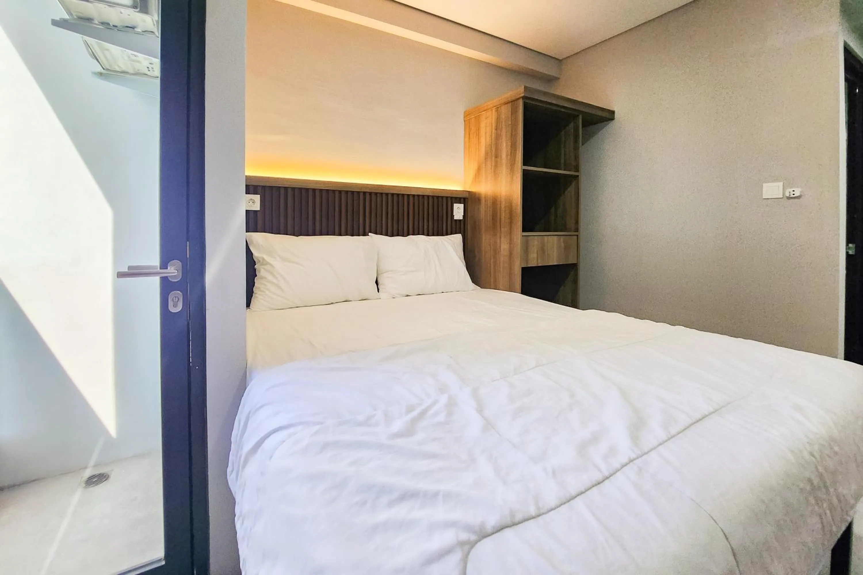 Bedroom, Bed in RedLiving Apartemen Riverdale Cikarang - Star Rooms