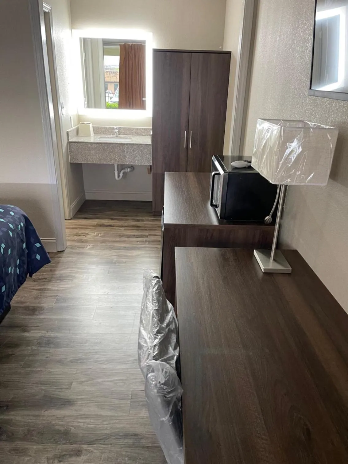 Bed in Scottish Inns - Commerce